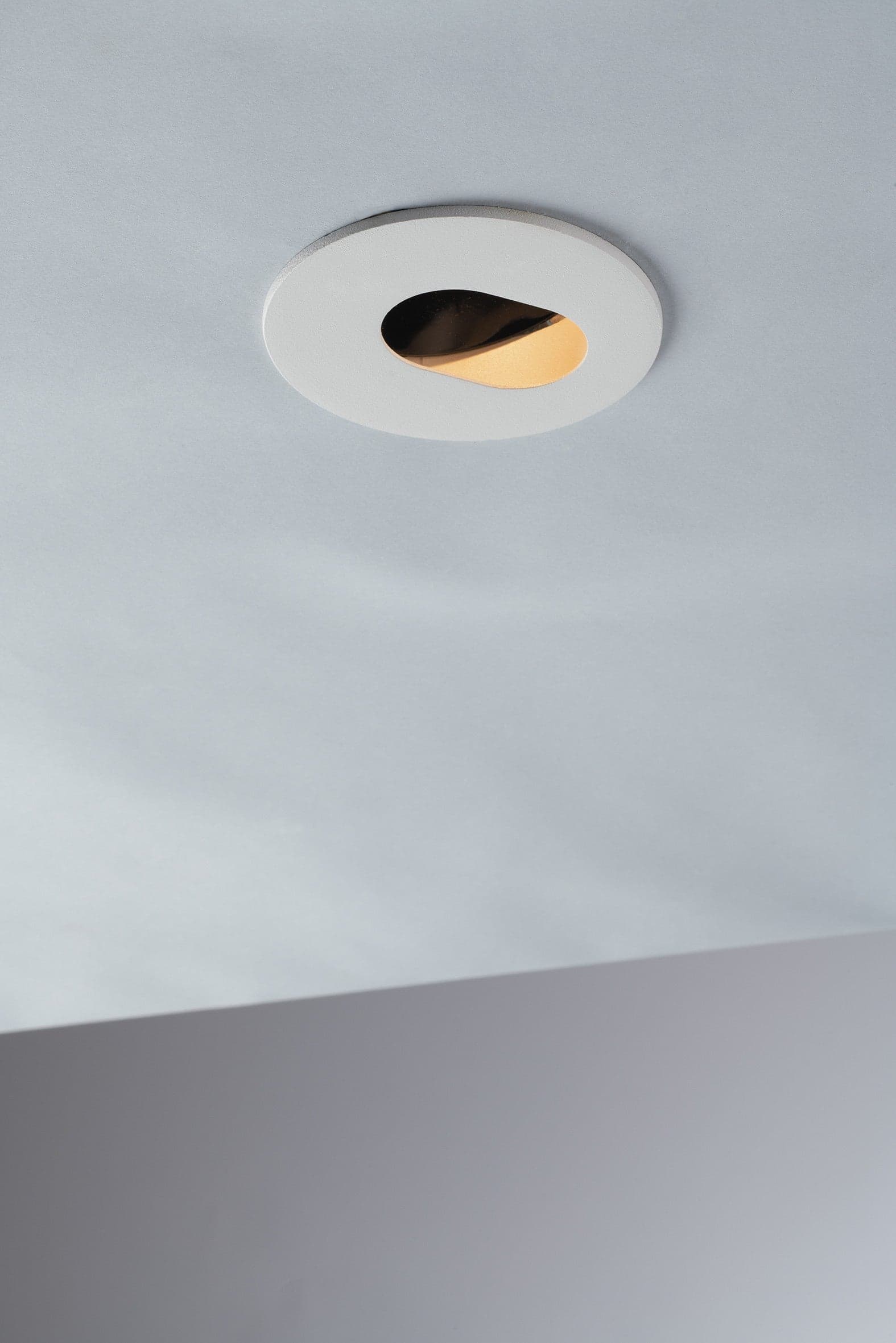 Struttura incasso bianco foro ovale 8,5x4,2cm