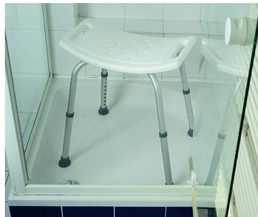 Sedia Sgabello Doccia-Bagno, Anziani Disabili Bambini Altezza Regolabile Antiruggine in Sgabelli per doccia e bagno Danyx - Casoria, commercioVirtuoso.it