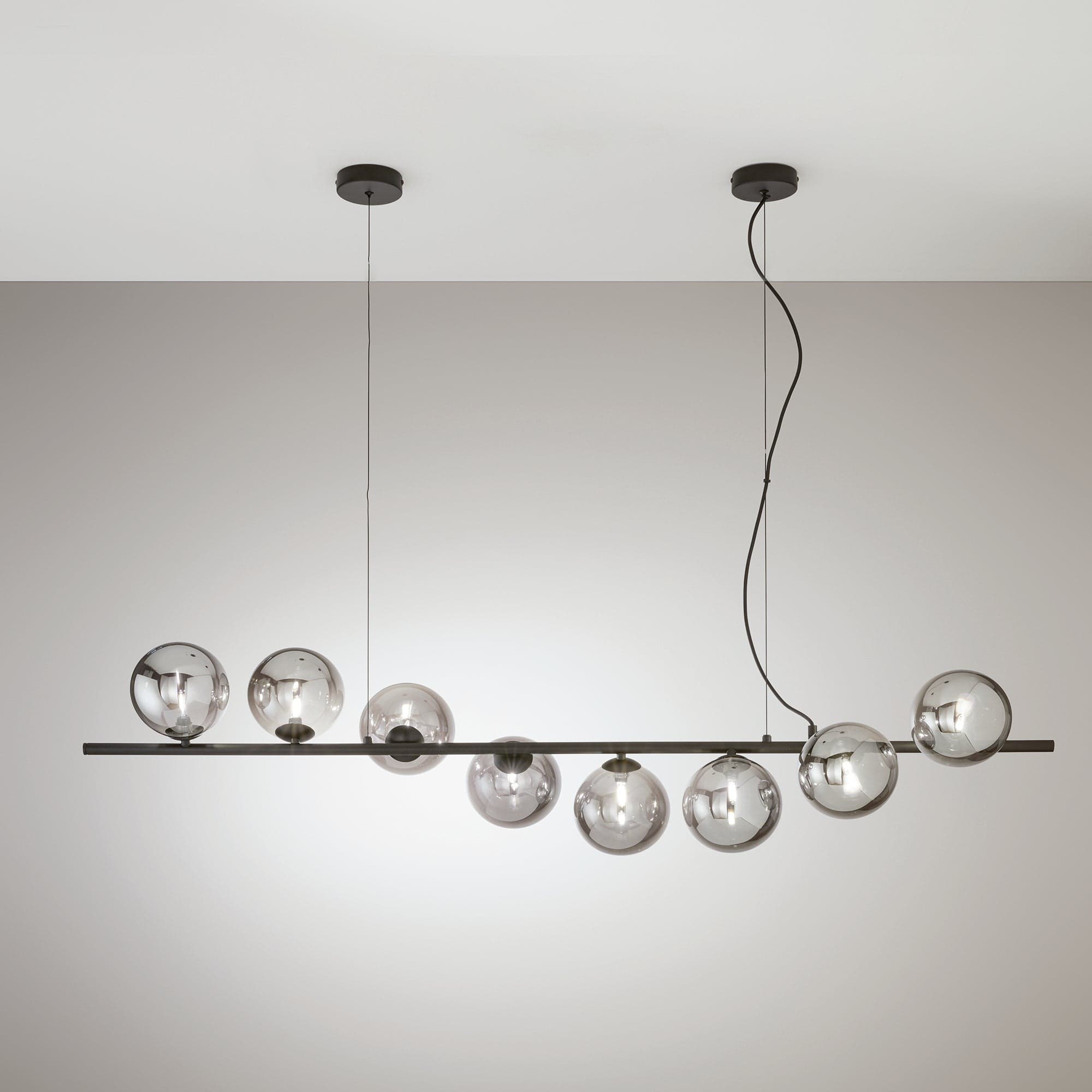 Lampadario a sospensione diffusori in vetro soffiato Nera 8Xg9 145X33,5X165Cm in Lampade a sospensione Led Mall Home - Napoli, commercioVirtuoso.it