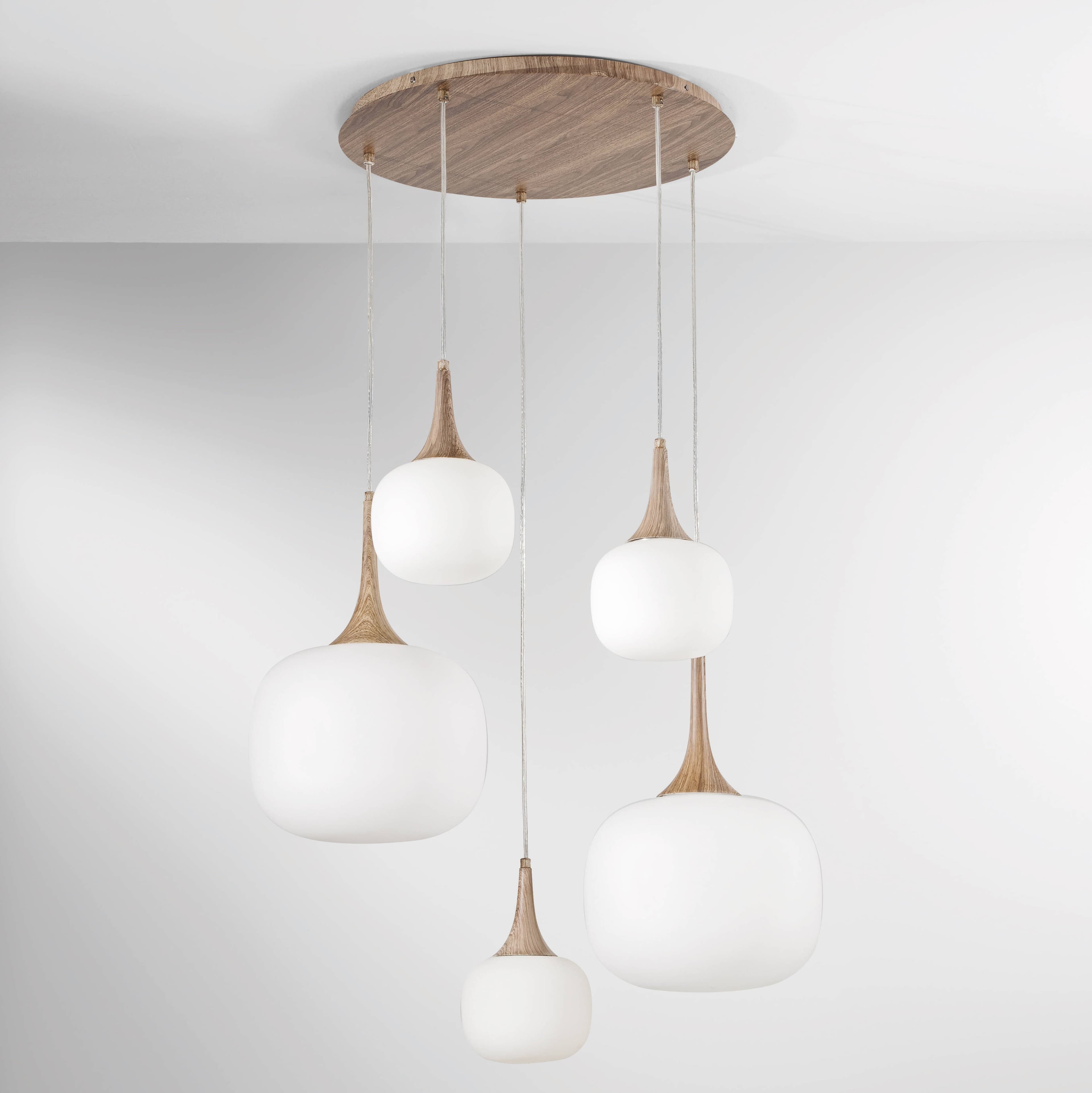 Sospensione in metallo con cinque diffusori in vetro Bianca/Legno 2Xe27+3Xe14 50X70X200Cm in Lampade a sospensione Led Mall Home - Napoli, commercioVirtuoso.it