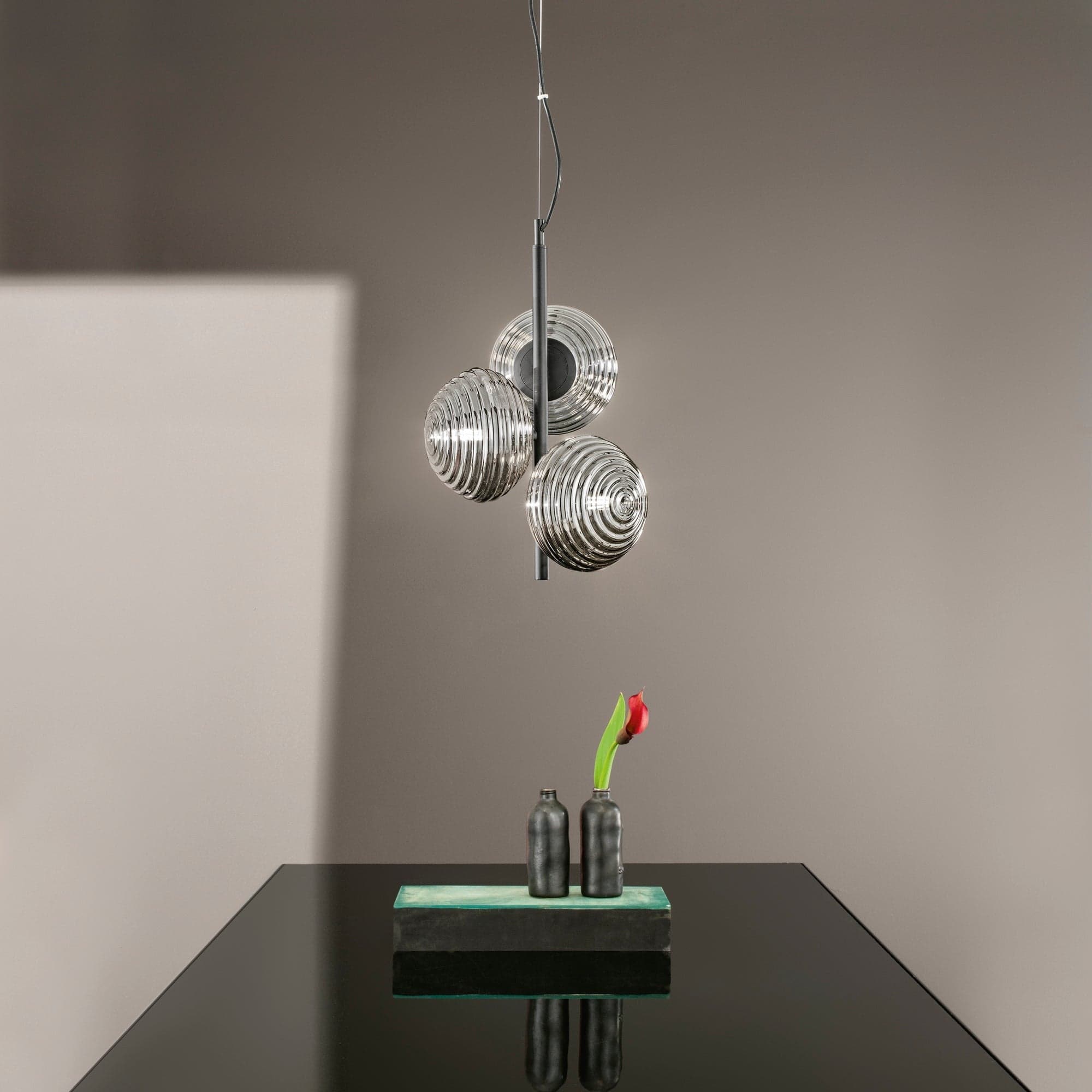 Lampadario a Sospensione in metallo con tre diffusori Nera 3Xe27 12X32,5X165Cm in Lampade a sospensione Led Mall Home - Napoli, commercioVirtuoso.it
