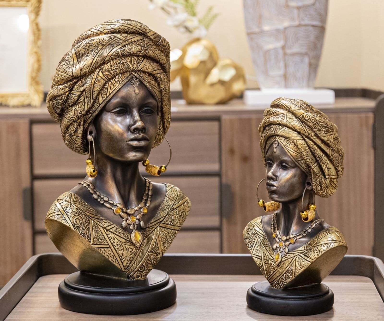 Scultura Nairobi Cm 21X16X38 in Statue Led Mall Home - Napoli, commercioVirtuoso.it