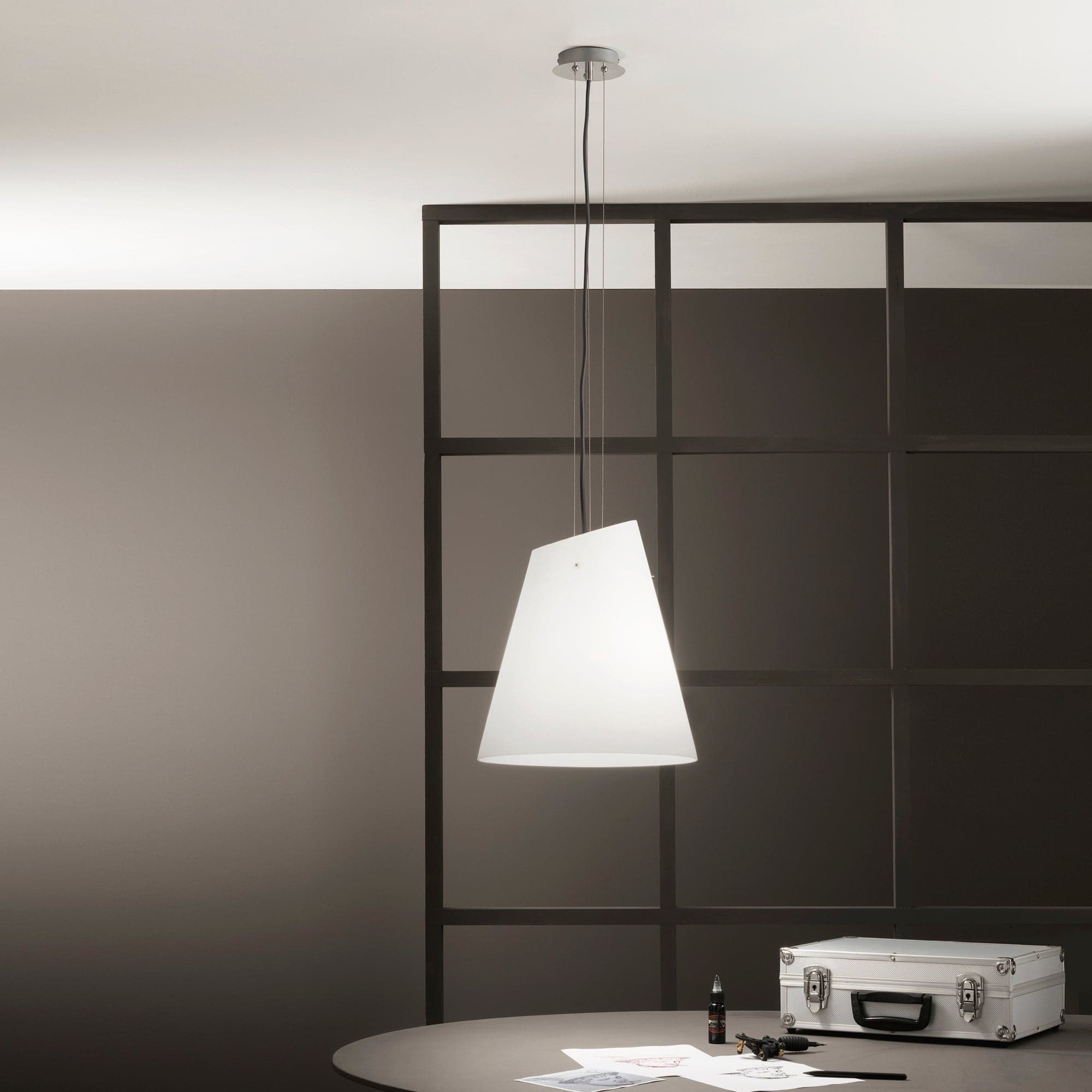 Lampadario a sospensione con cavo in PVC Nero (3XE27) 120X35X40CM in Lampade a sospensione Led Mall Home - Napoli, commercioVirtuoso.it