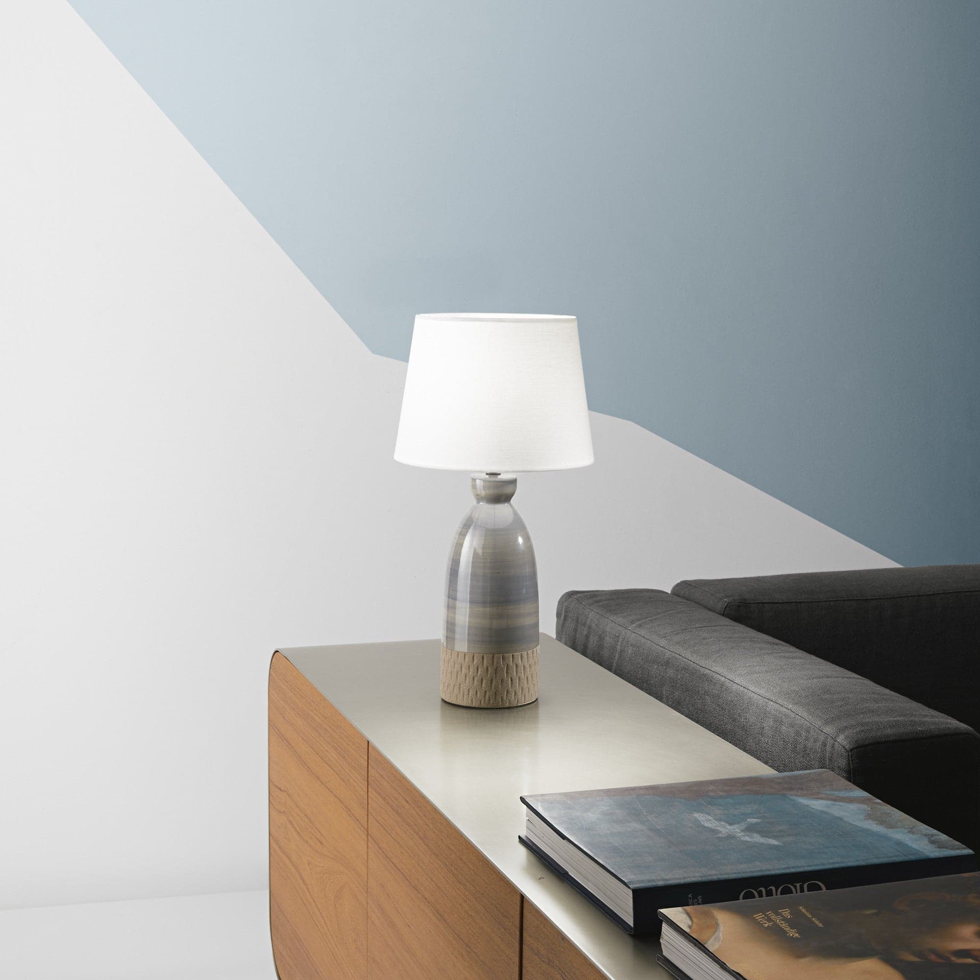 La lampada da tavolo unisce eleganza e design contemporaneo grigio e tortora 25X49cm in Lampade da tavolo e abat-jour Led Mall Home - Napoli, commercioVirtuoso.it