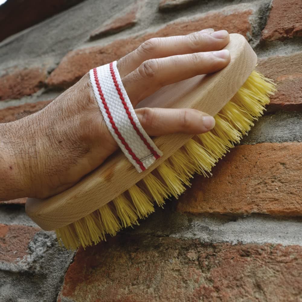 Spazzola per cavalli con setole in Nylon e manico in legno 22 cm in Accessori per bagno e doccia La Zappa - Altamura, commercioVirtuoso.it