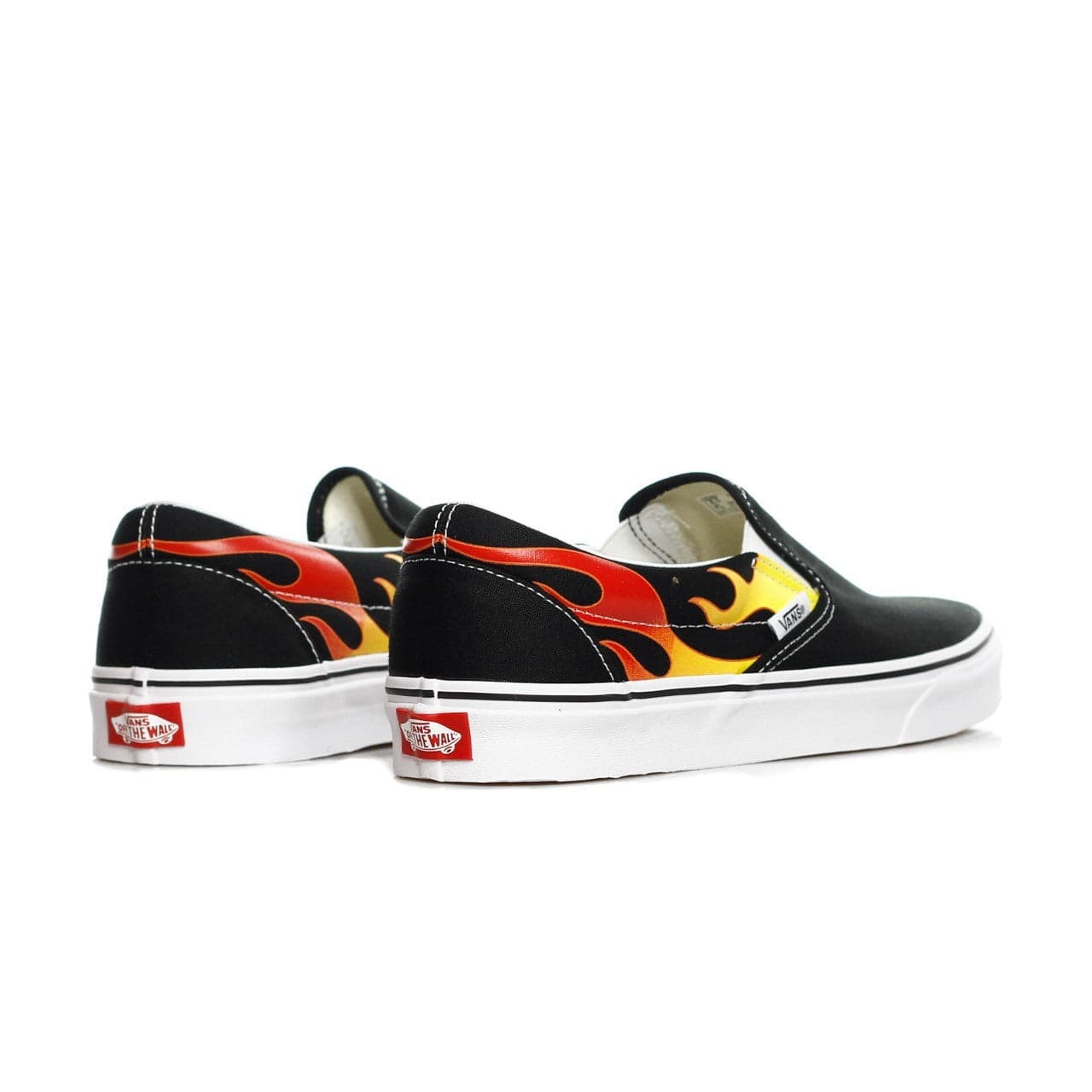 VANS Scarpa Bassa Uomo Classic Slip-on (flame) Black/black/white da uomo in Sneaker casual Drestige - Casamassima, commercioVirtuoso.it