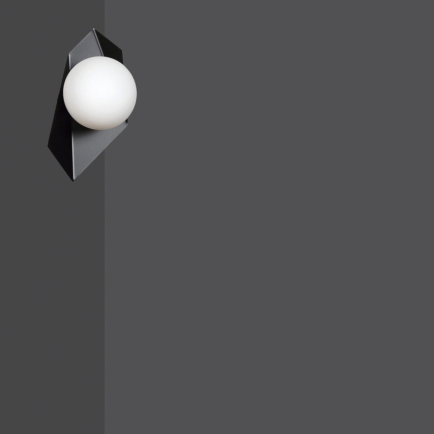 Applique Moderna 1 Luce Drifton In Acciaio Nero E Sfera Vetro Opalino in Applique LuceArt - Montecorvino Pugliano, commercioVirtuoso.it