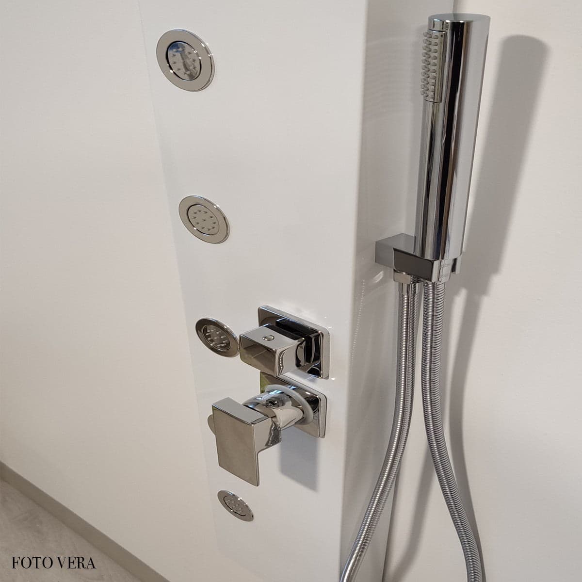 Colonna Doccia Idromassaggio Bianca| Smeralda in Rubinetti per vasca Mondialshop - Parabiago, commercioVirtuoso.it