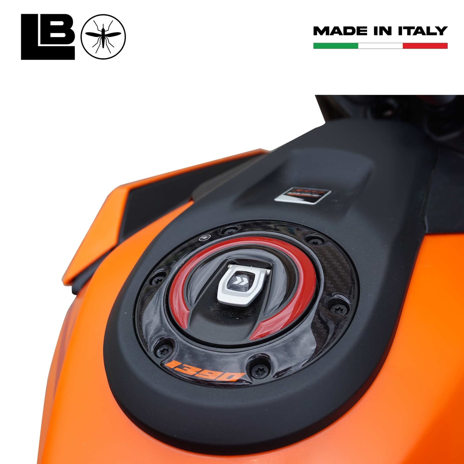 Adesivo 3D Protezione Tappo Serbatoio compatibile con KTM 1390 Super Duke R 2024 in Decalcomanie adesivi e magneti LabelBike - Bibbiano, commercioVirtuoso.it