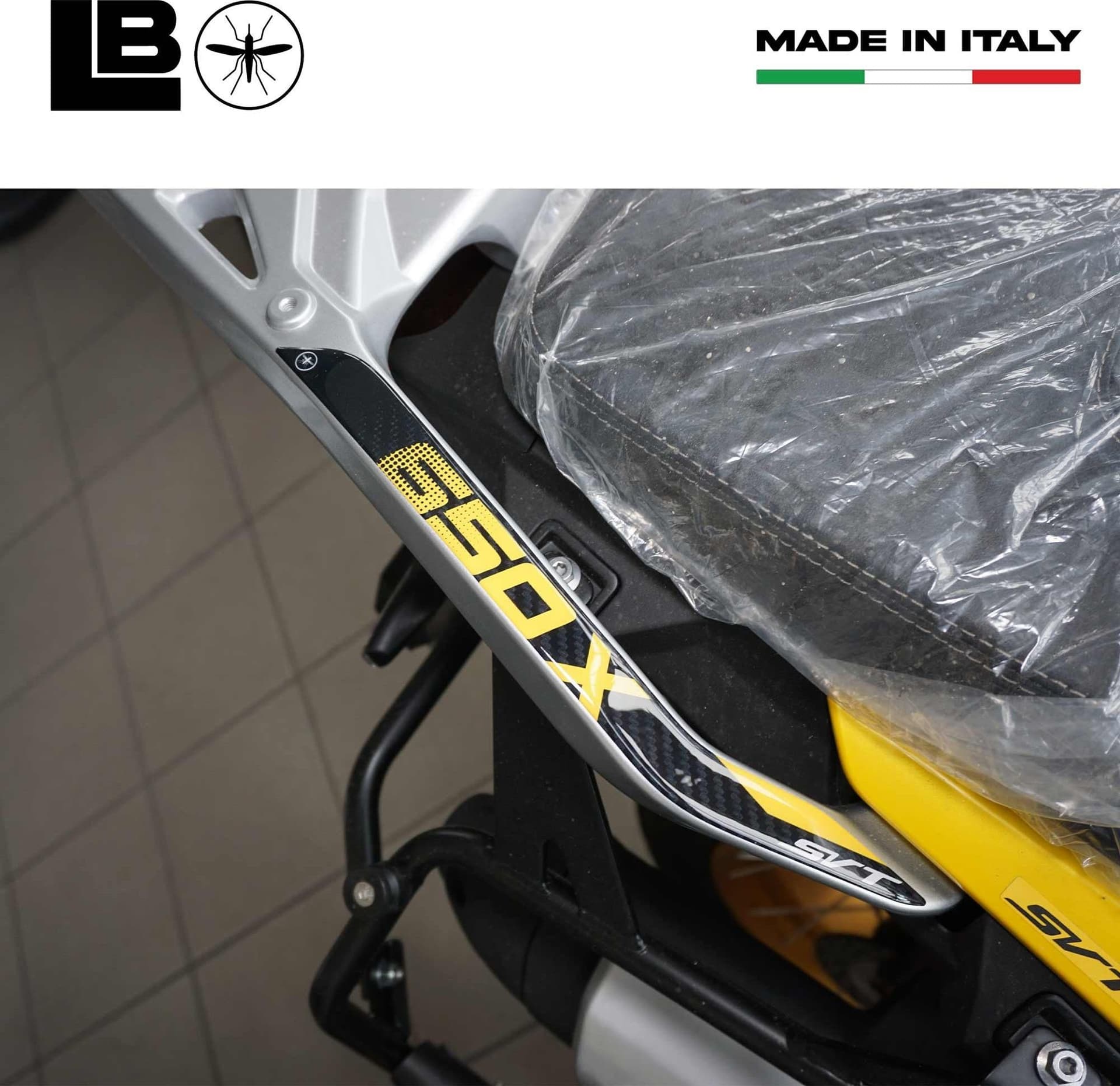 Adesivi 3D Protezioni maniglie passeggero compatibili con QJ Motor SVT 650 X in Decalcomanie adesivi e magneti LabelBike - Bibbiano, commercioVirtuoso.it