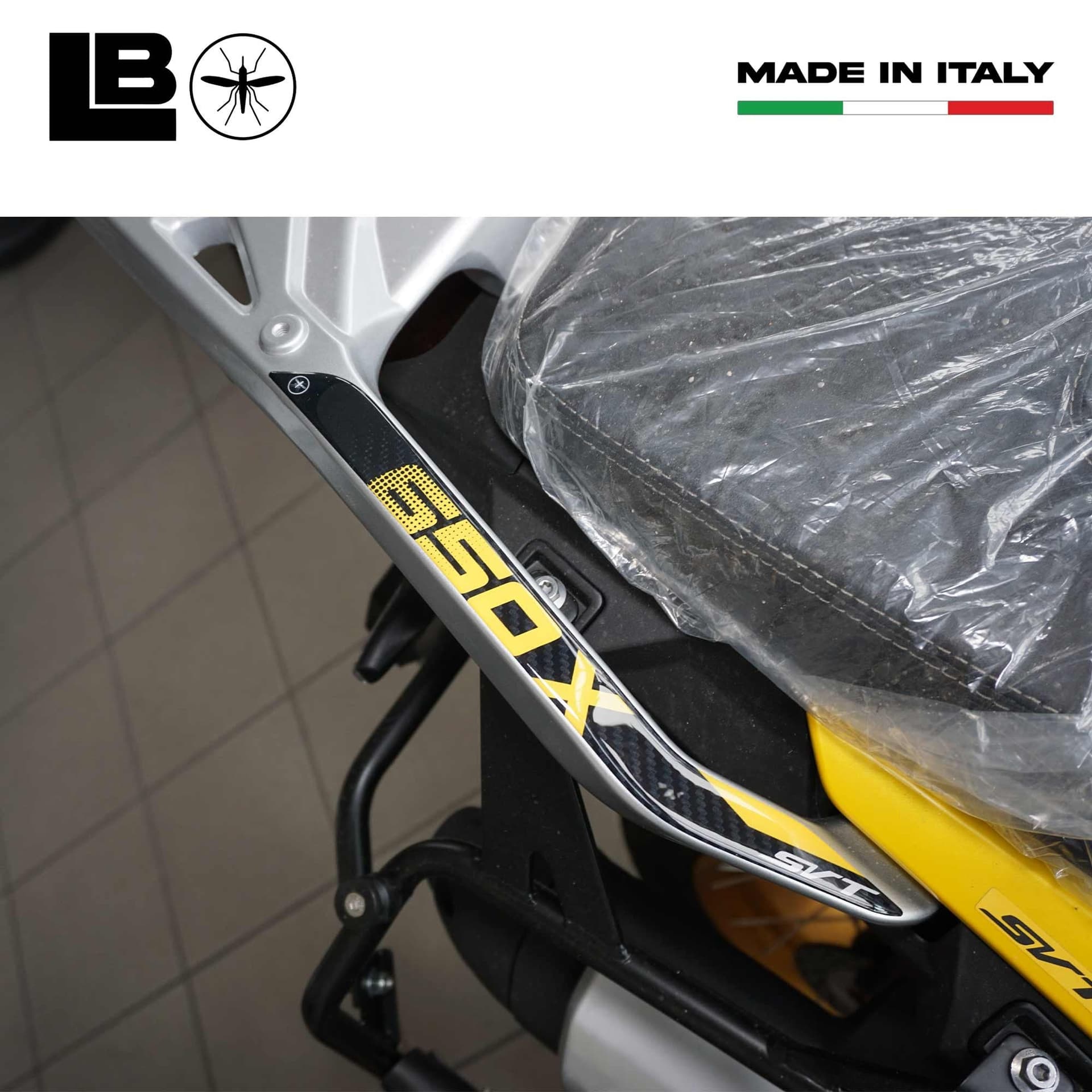 Adesivi 3D Protezioni maniglie passeggero compatibili con QJ Motor SVT 650 X in Decalcomanie adesivi e magneti LabelBike - Bibbiano, commercioVirtuoso.it