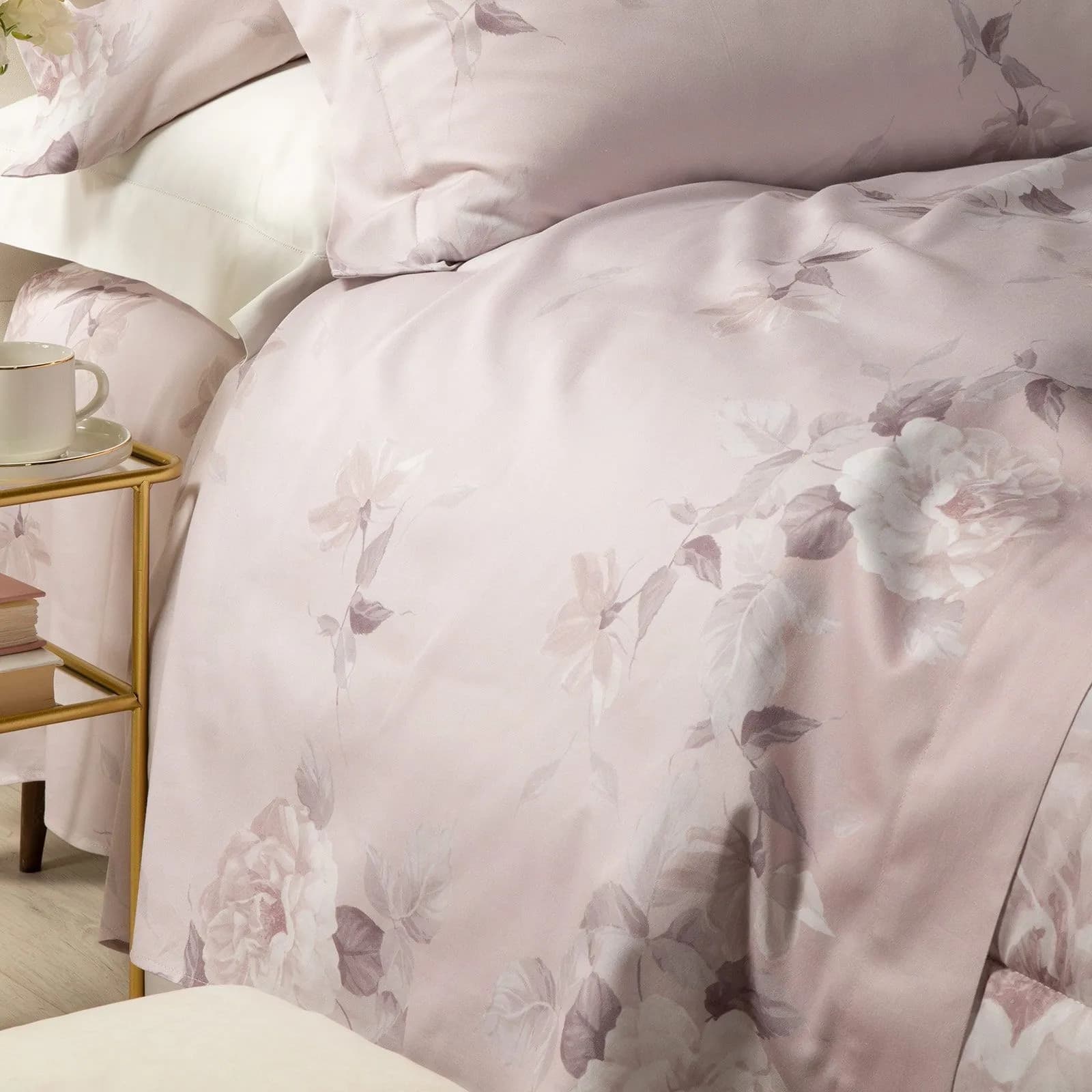 Trapunta Rosa Alba ! Caleffi in Raso - Eleganza e Calore per il Tuo Letto in Trapunte e copriletti Anastasi - Marsala, commercioVirtuoso.it