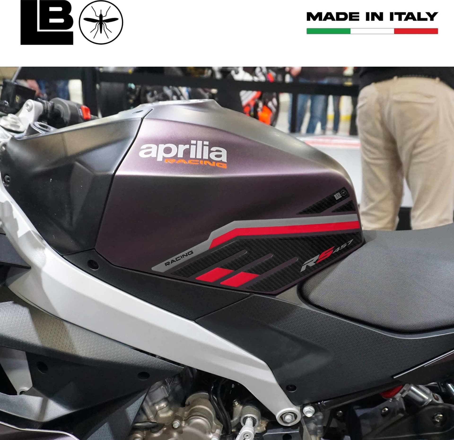 Adesivi 3D Protezioni Laterali Serbatoio compatibili con Aprilia RS 457 2024 in Paraserbatoio LabelBike - Bibbiano, commercioVirtuoso.it