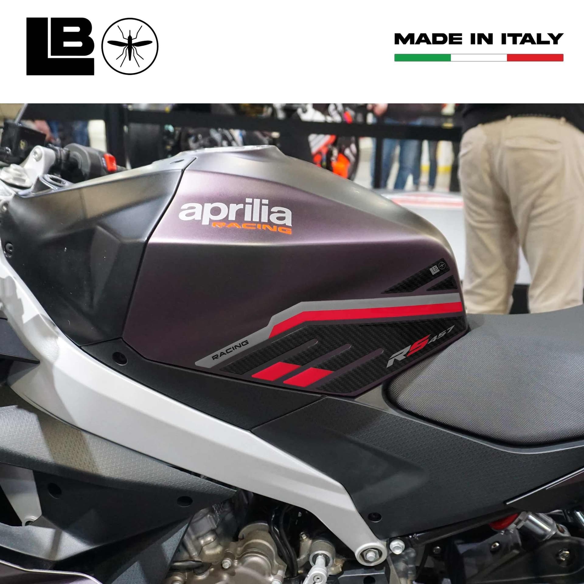 Adesivi 3D Protezioni Laterali Serbatoio compatibili con Aprilia RS 457 2024 in Paraserbatoio LabelBike - Bibbiano, commercioVirtuoso.it