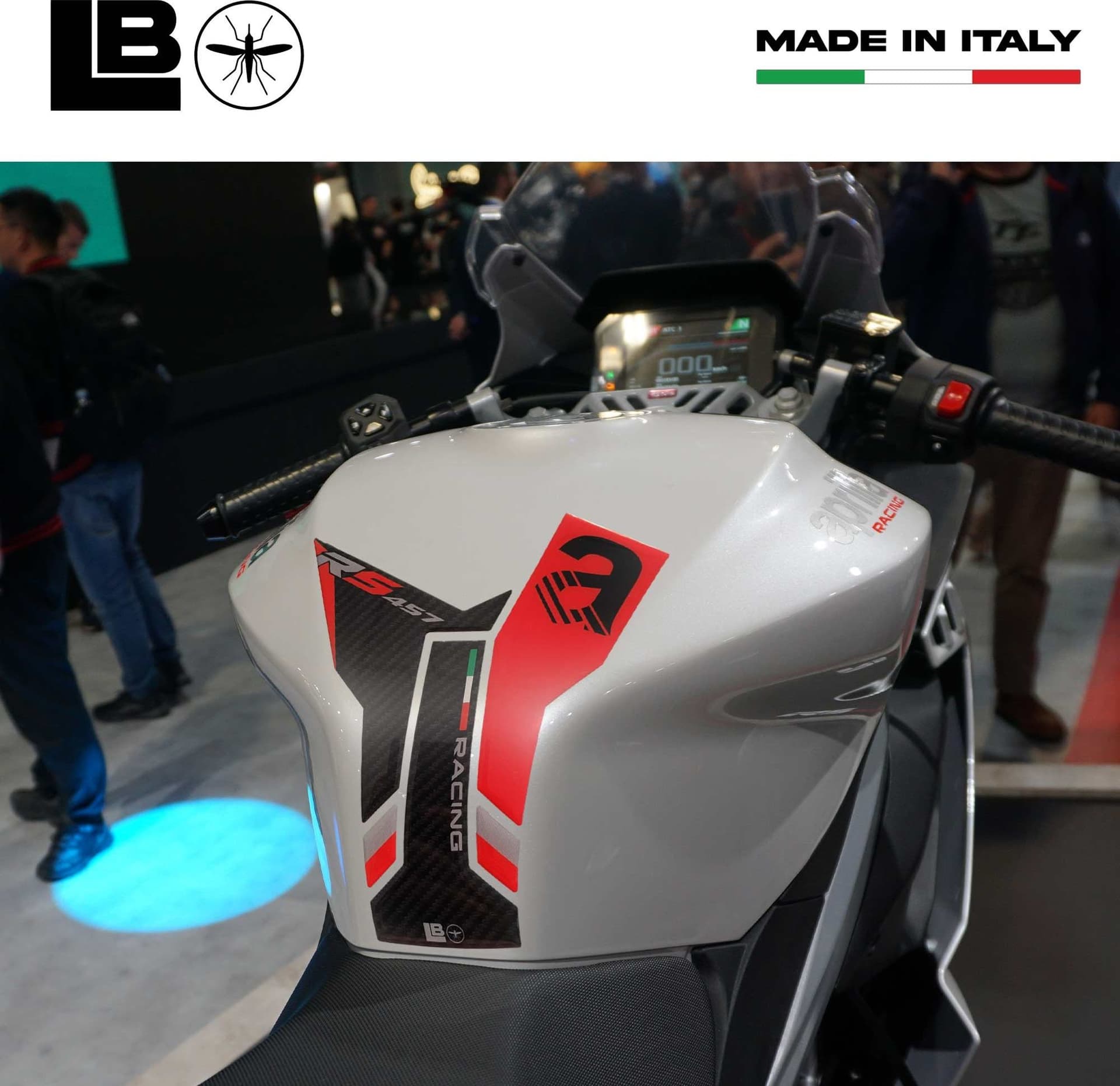 Paraserbatoio Adesivo 3D Protezione moto compatibile con Aprilia RS 457 2024 in Paraserbatoio LabelBike - Bibbiano, commercioVirtuoso.it