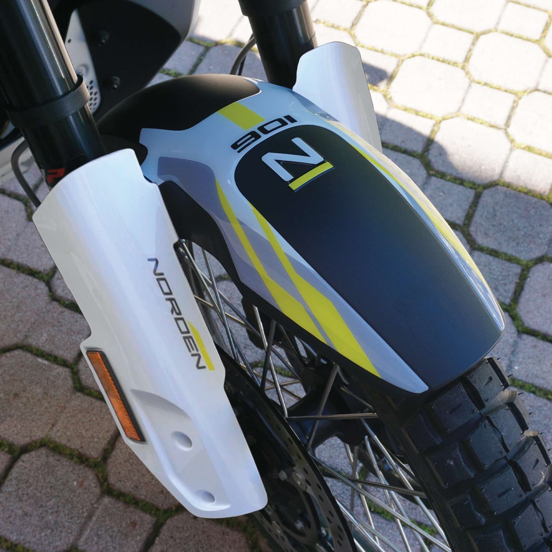 Kit adesivi 3D Protezioni per moto compatibili con Husqvarna Norden 901 2024 in Decalcomanie adesivi e magneti LabelBike - Bibbiano, commercioVirtuoso.it