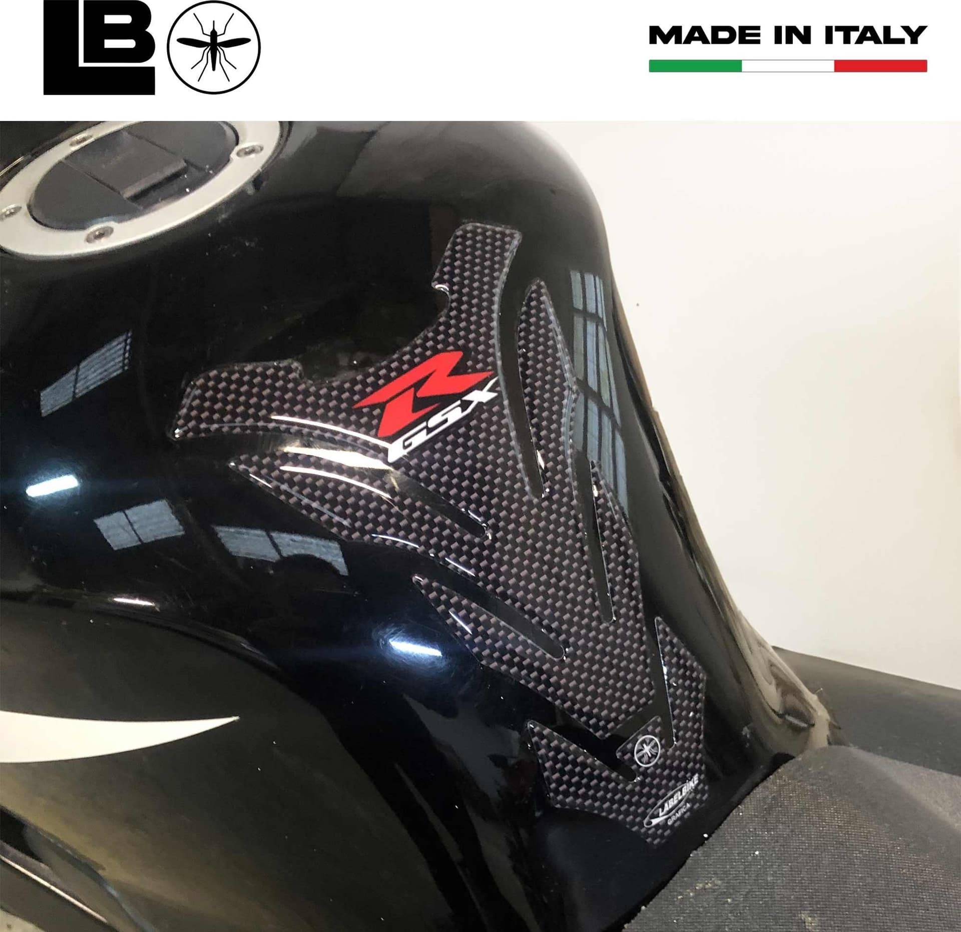 PARASERBATOIO ADESIVI 3D SUZUKI PROTEZIONE SERBATOIO per MOTO GSXR GSX-R Carbon in Paraserbatoio LabelBike - Bibbiano, commercioVirtuoso.it