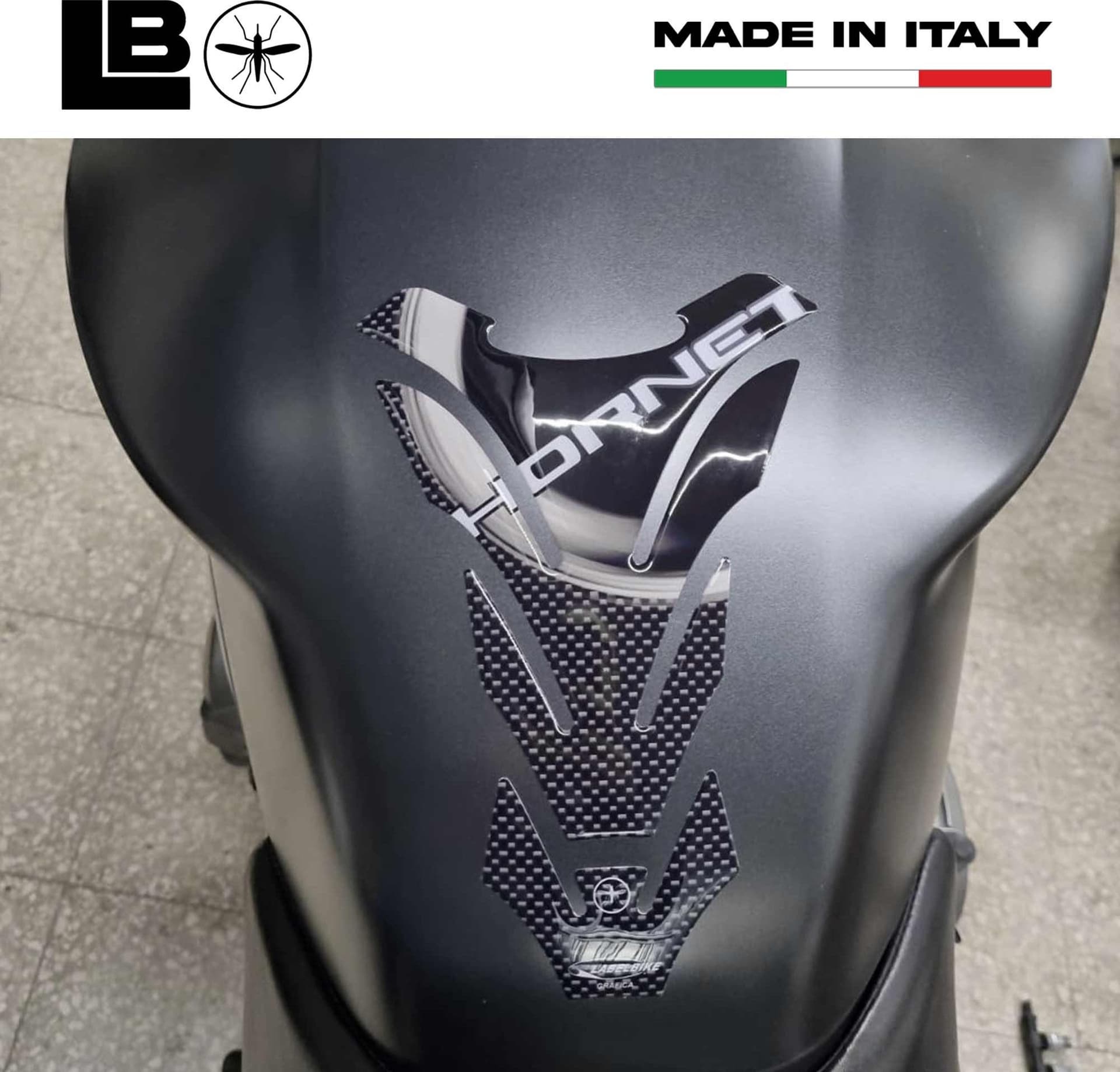 PARASERBATOIO ADESIVI 3D CARBONIO PROTEZIONE SERBATOIO per MOTO HONDA HORNET New in Paraserbatoio LabelBike - Bibbiano, commercioVirtuoso.it