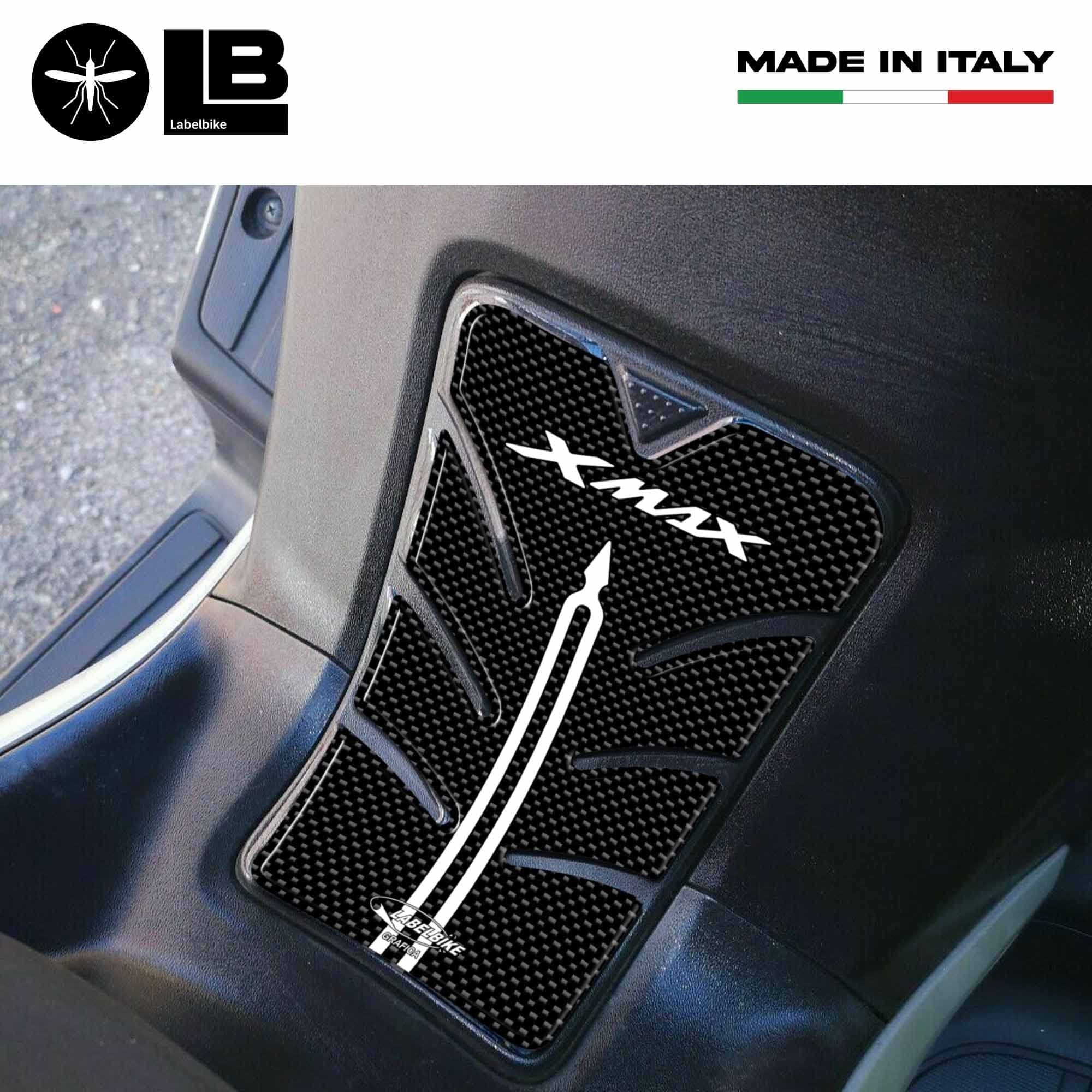 ADESIVO 3D SPORTELLO SERBATOIO X MAX PARASERBATOIO per SCOOTER YAMAHA XMAX 2010-2013 in Paraserbatoio LabelBike - Bibbiano, commercioVirtuoso.it