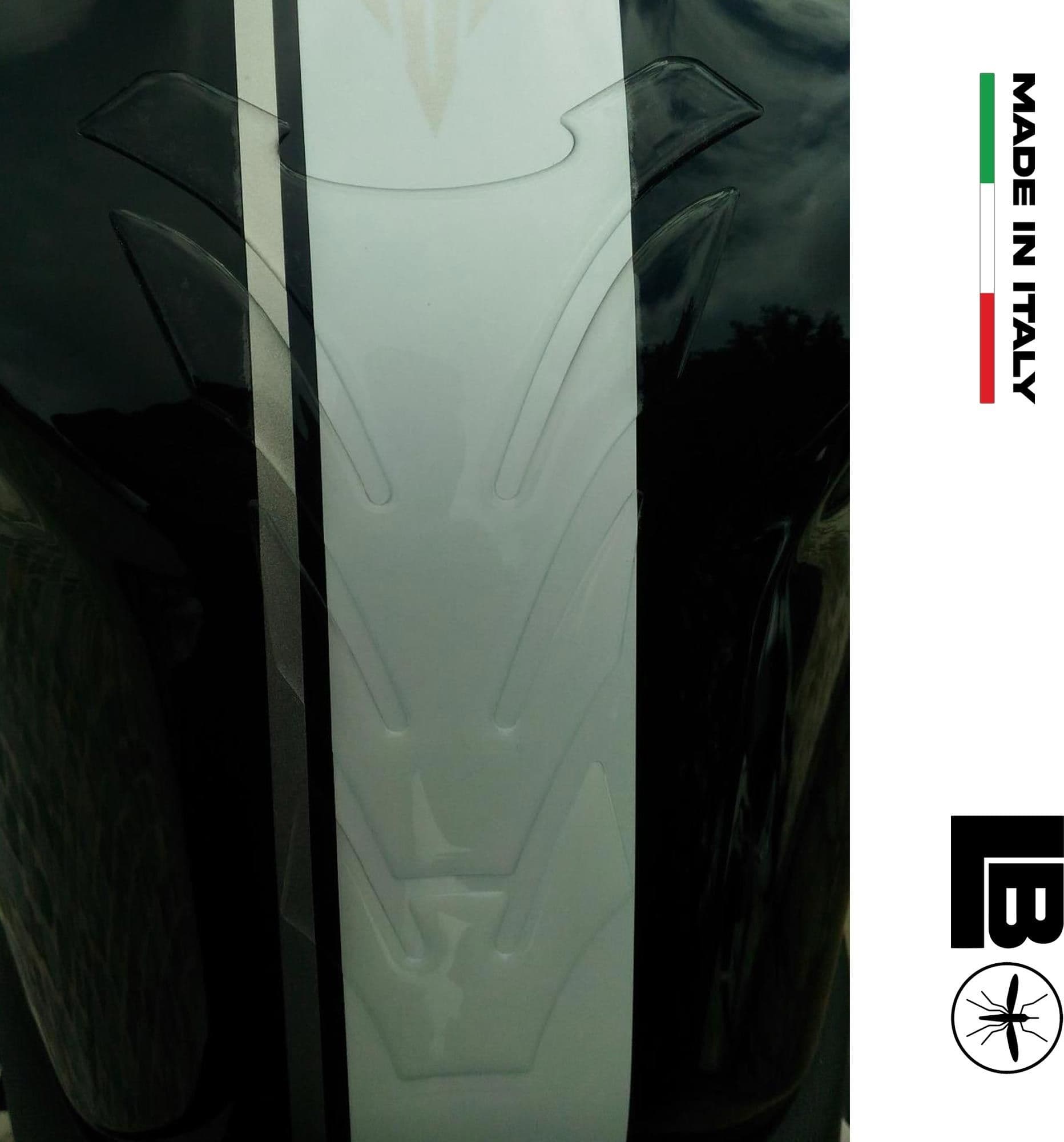 PARASERBATOIO TRASPARENTE NEUTRO  ADESIVI PER SERBATOIO MOTO IN RESINA 3D in Paraserbatoio LabelBike - Bibbiano, commercioVirtuoso.it