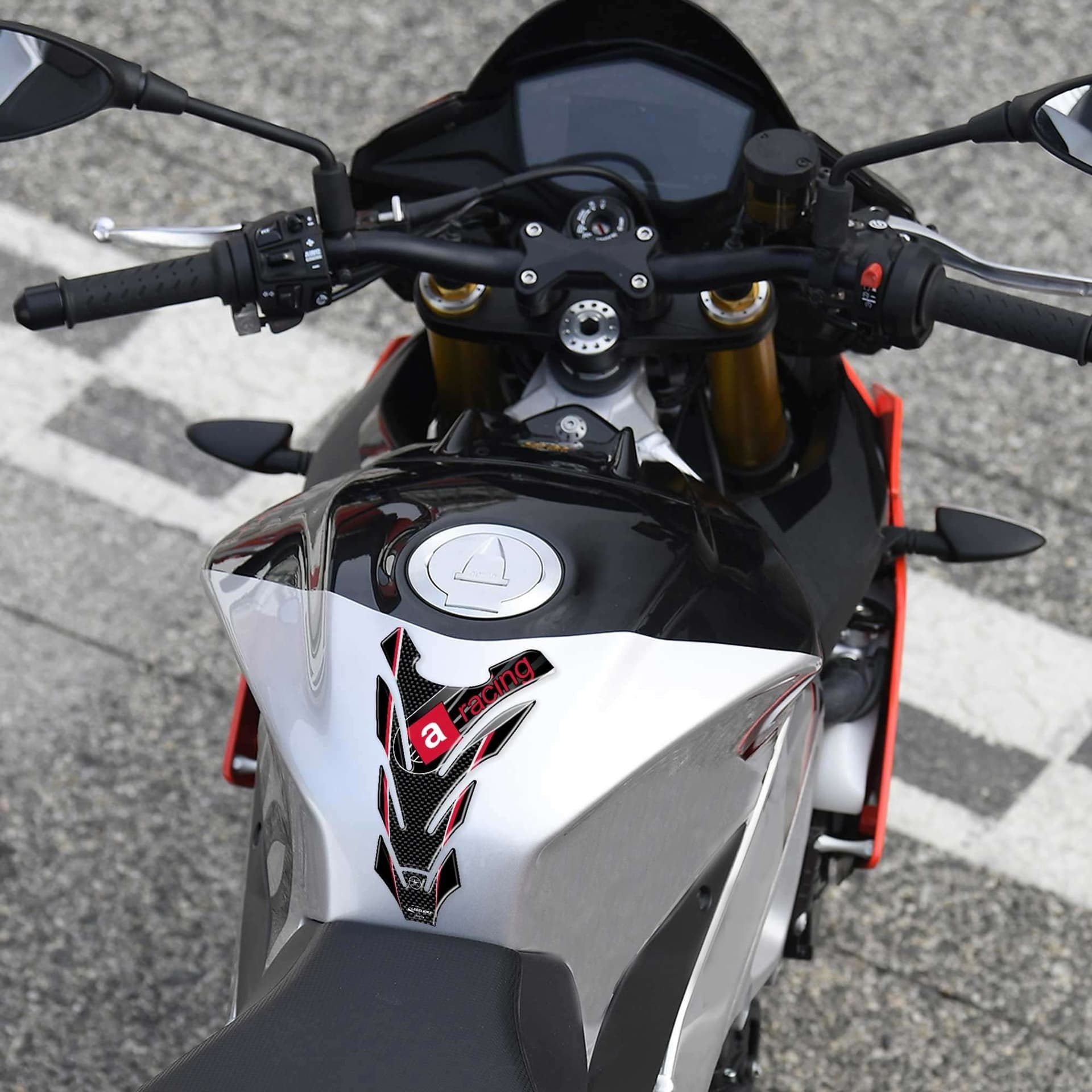 PARASERBATOIO ADESIVI CARBONIO PROTEZIONE SERBATOIO 3D per MOTO APRILIA racing in Paraserbatoio LabelBike - Bibbiano, commercioVirtuoso.it