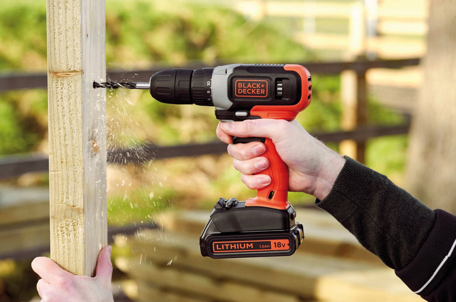 Black+Decker Trapano Avvitatore A Batteria Bcd001C1-Qw 18 V 1 Batteria 1,5 Ah in Trapani avvitatori BricoGo - Marano di Napoli, commercioVirtuoso.it