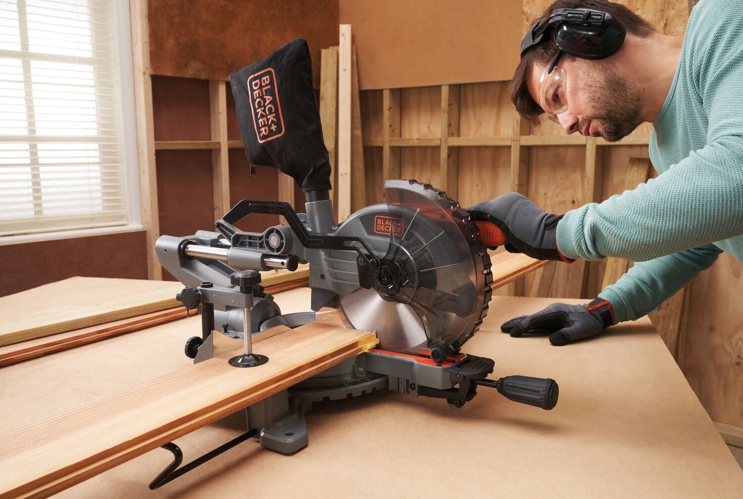 Black+Decker Troncatrice Radiale Bes701-Qs 216 Mm. 1.500 W in Troncatrici BricoGo - Marano di Napoli, commercioVirtuoso.it