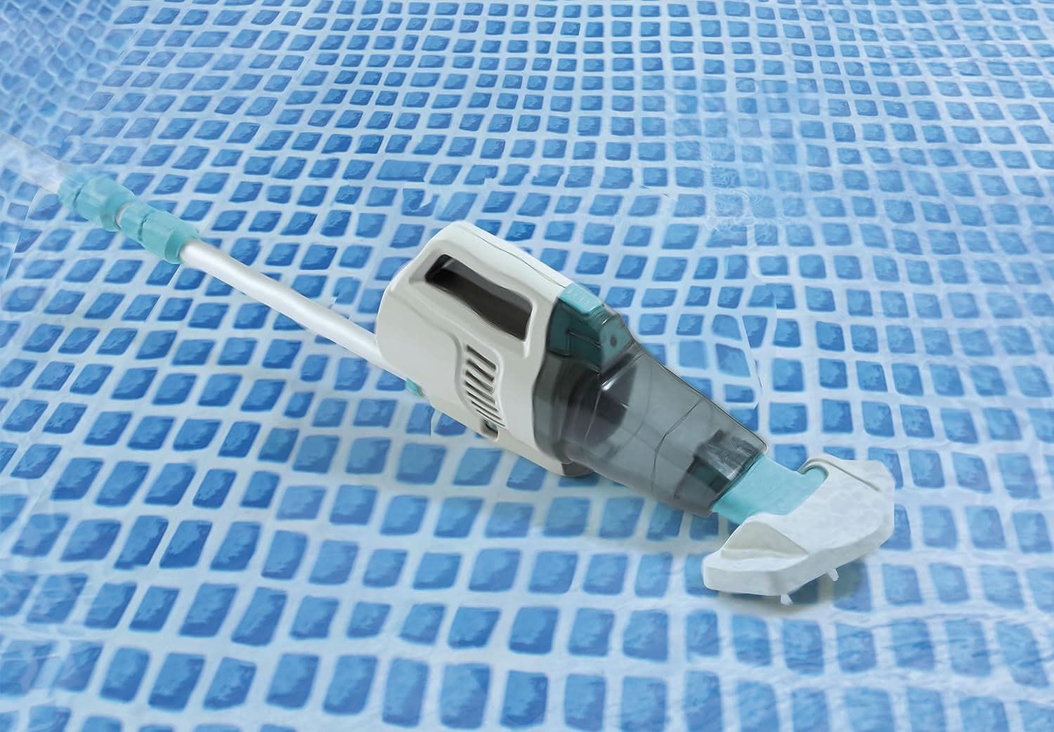 Intex Aspiratore A Batteria Ricaricabile (Per Piscine Fino A Ø Cm. 549) in Aspiratori a mano BricoGo - Marano di Napoli, commercioVirtuoso.it