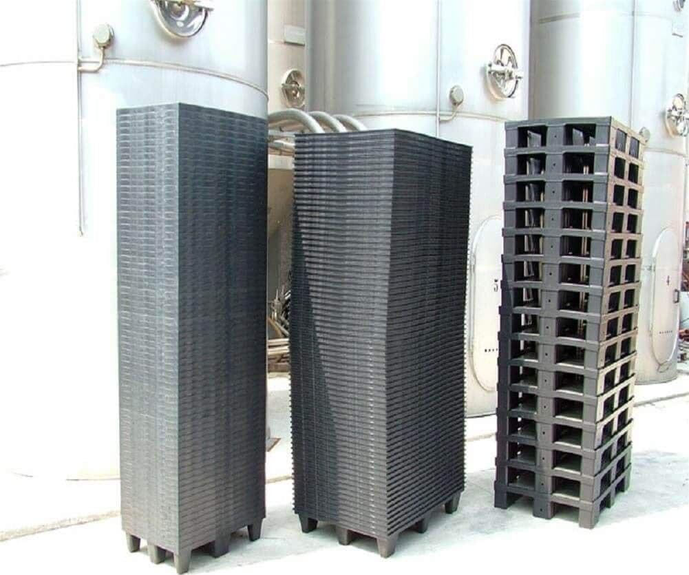 Pallet In Plastica Riciclata Pp 400X600X124 Mm Con 4 Piedi Piano Forato Portata Statica 500 Kg Dinamica 400 Kg Nero in Rotelle BricoGo - Marano di Napoli, commercioVirtuoso.it