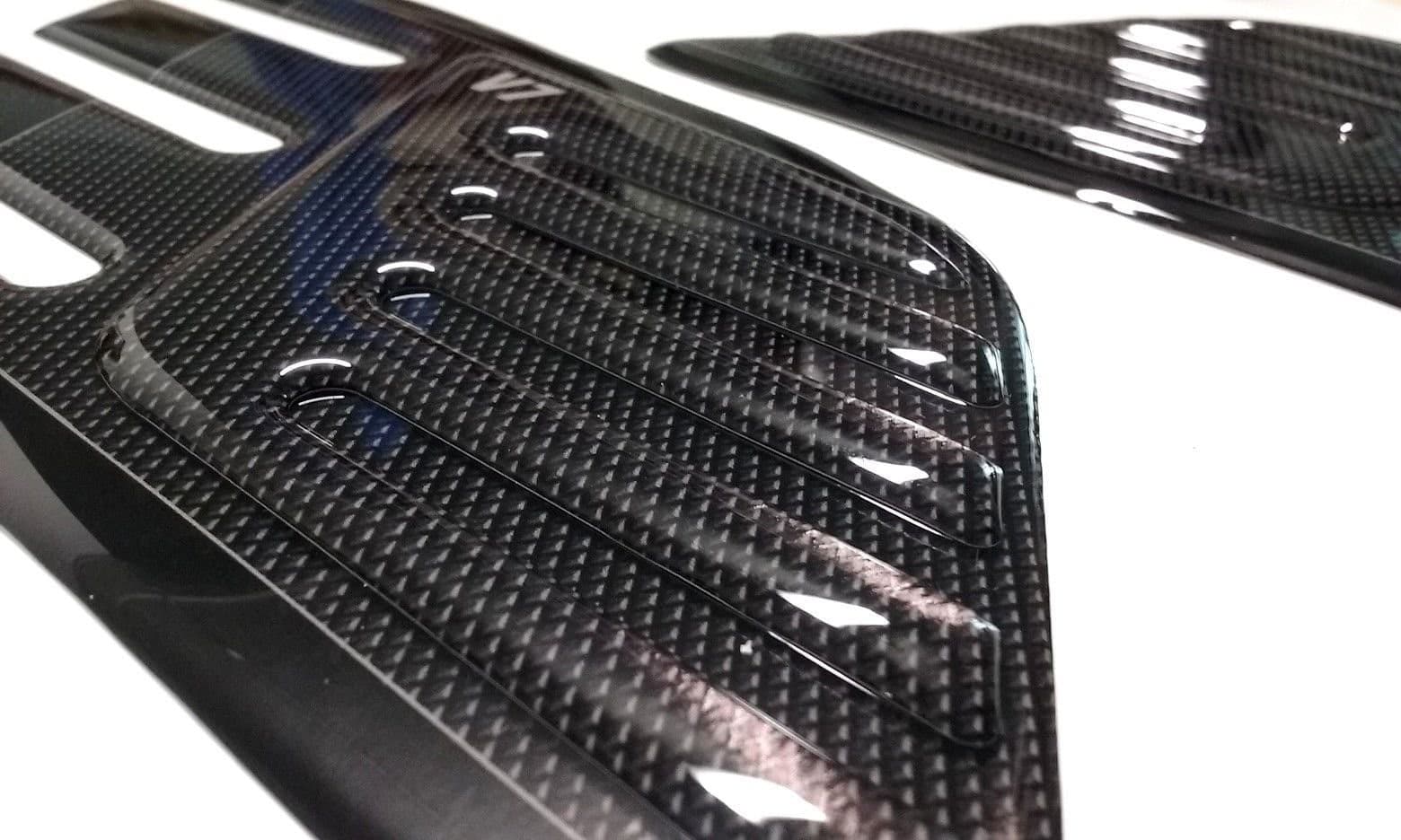 2 PROTEZIONI GINOCCHIA LATERALI SERBATOIO 3D compatibili per MOTO GUZZI V7 NEW in Paraserbatoio LabelBike - Bibbiano, commercioVirtuoso.it