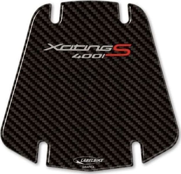 ADESIVO 3D Protezione borchia Sella compatibile per Kymco XCITING S 400i 2018-23 in Decalcomanie adesivi e magneti LabelBike - Bibbiano, commercioVirtuoso.it