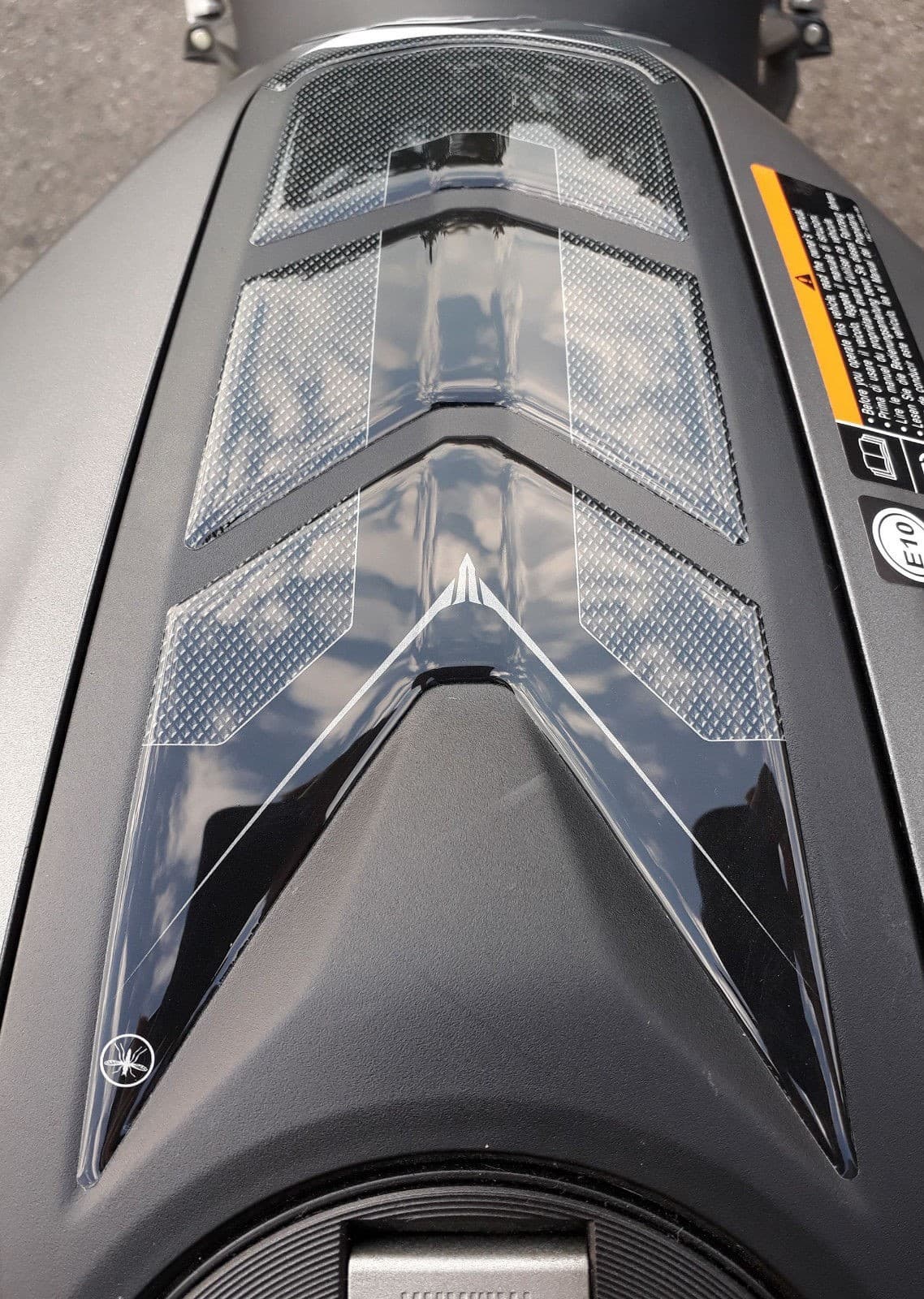 ADESIVO SOPRA SERBATOIO in RESINA 3D compatibile per MOTO YAMAHA MT-07 2018-2020 in Paraserbatoio LabelBike - Bibbiano, commercioVirtuoso.it