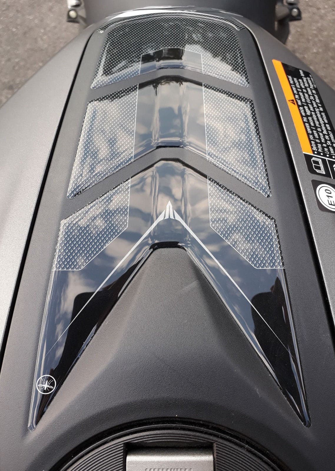 ADESIVO SOPRA SERBATOIO in RESINA 3D compatibile per MOTO YAMAHA MT-07 2018-2020 in Paraserbatoio LabelBike - Bibbiano, commercioVirtuoso.it