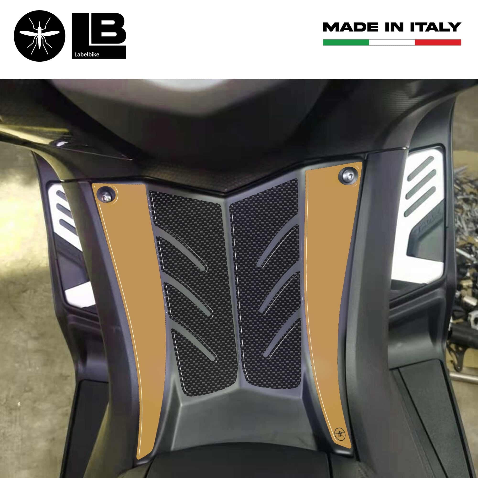 ADESIVO Resinato 3D carbonio-ergal PEDANA ANTERIORE Sticker per YAMAHA Tmax 530 2012-2016 in Decalcomanie adesivi e magneti LabelBike - Bibbiano, commercioVirtuoso.it