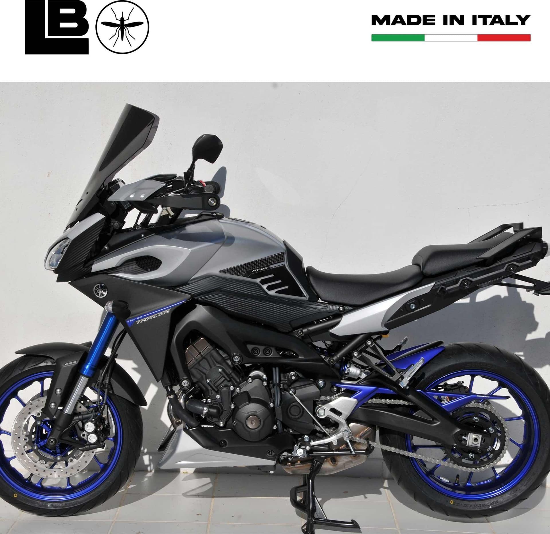 2 ADESIVI gel PROTEZIONI LATERALI SERBATOIO compatibili MOTO YAMAHA TRACER MT-09 in Paraserbatoio LabelBike - Bibbiano, commercioVirtuoso.it