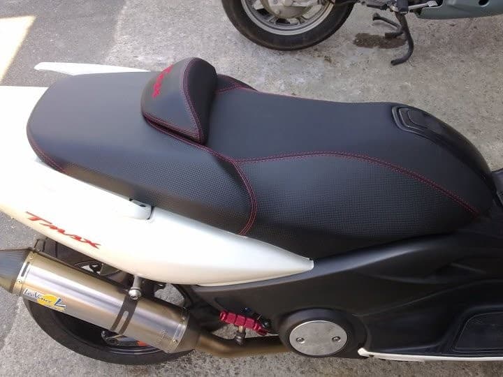 KIT COPRI SELLA COPRISELLA SEAT COVER MOTO PERSONALIZZATA YAMAHA TMAX T MAX 500 2001-2007 in Fodere per sedili LabelBike - Bibbiano, commercioVirtuoso.it