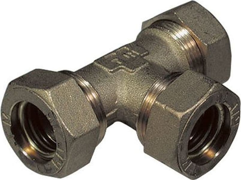 Raccordo A Tee Con 3 Dadi O-Ring Tiemme- 18- Tiemm- Pezzi 1 in Adattatori BricoGo - Marano di Napoli, commercioVirtuoso.it