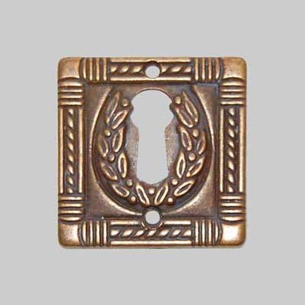 Bocchetta per Mobili 5038 A8 34 x 35 mm Giusti Patinato Antico