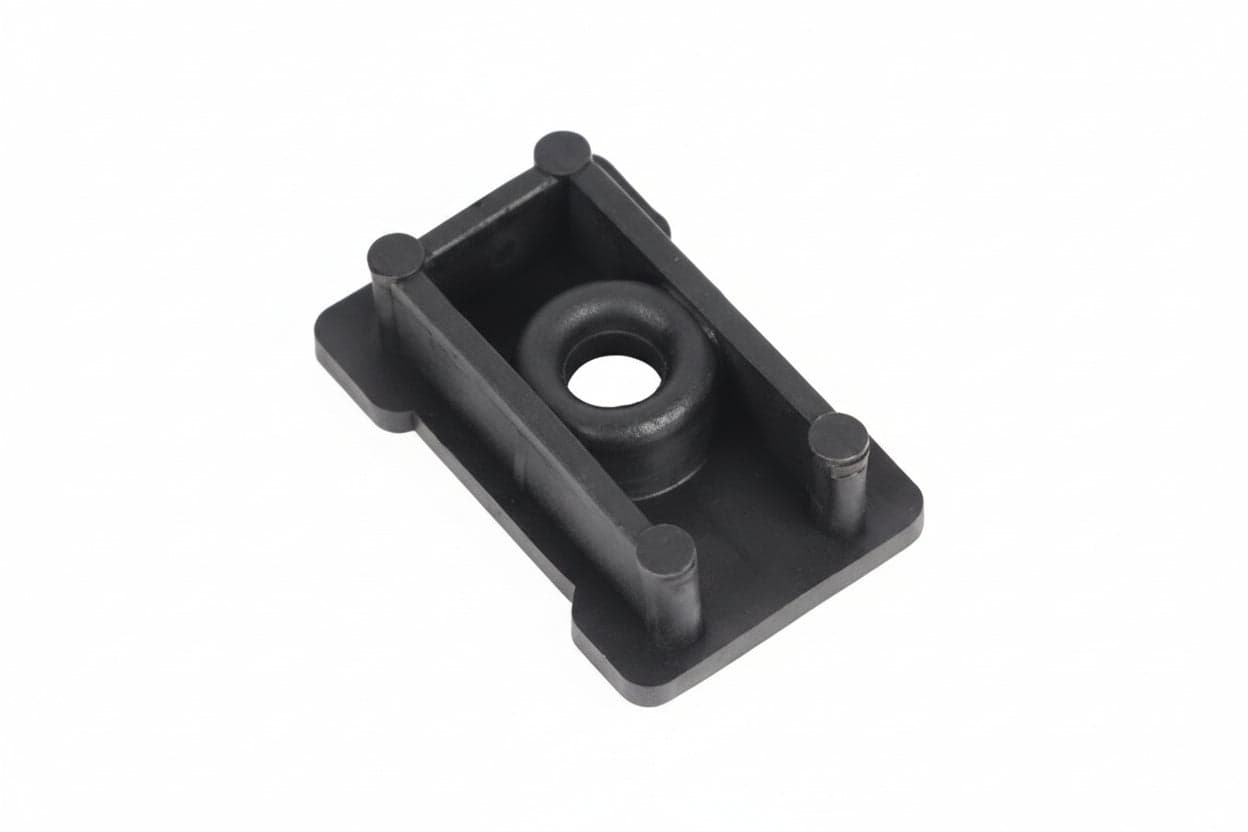 PIEDINO PER MONTANTE SCAFFALE A GANCIO- - mm.46x27 - 10 pezzi PROMETAL