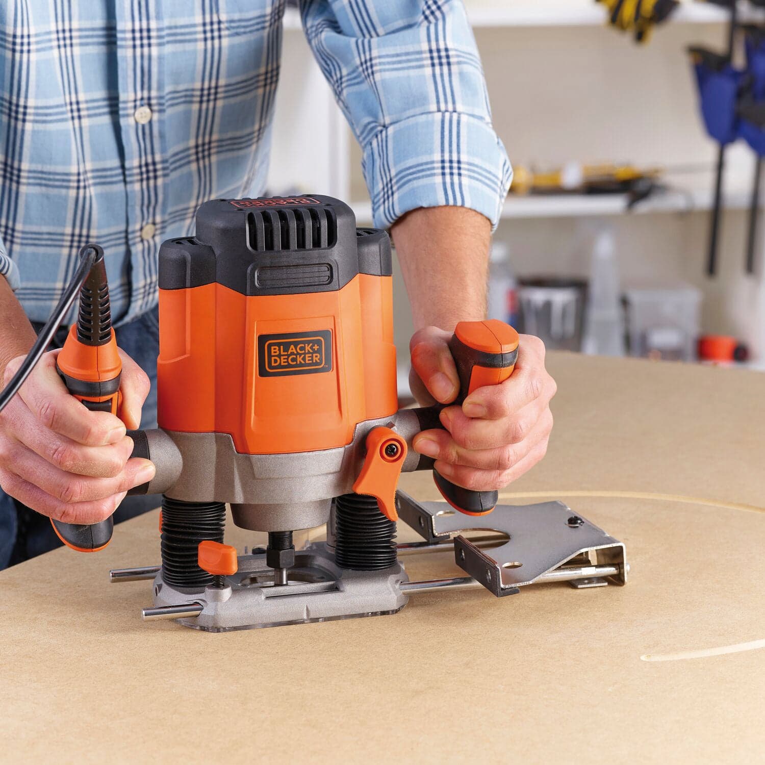 Black+Decker Fresatrice Verticale Kw1200E-Qs 1.200 W in Frese verticali BricoGo - Marano di Napoli, commercioVirtuoso.it