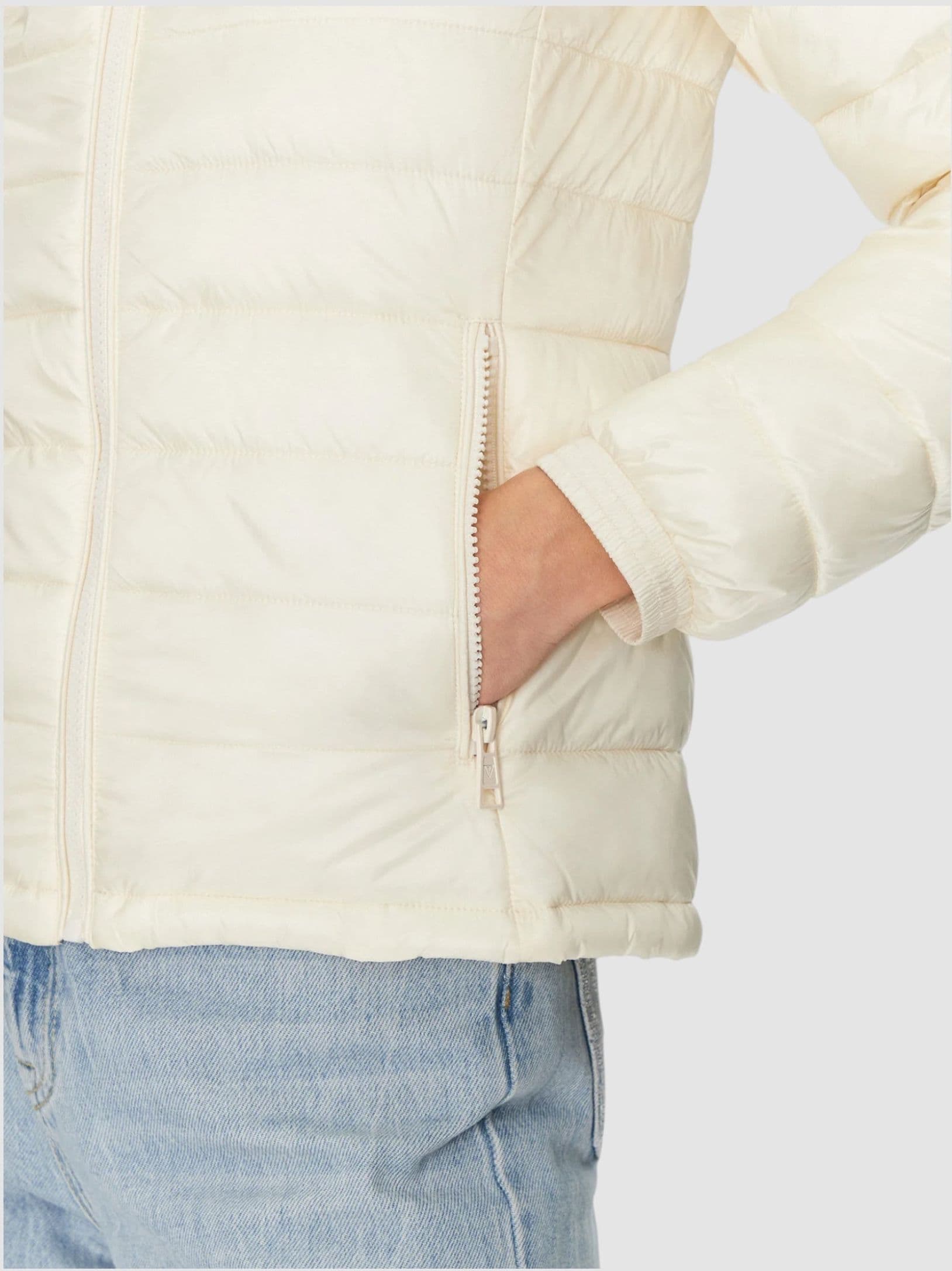 GUESS JEANS Piumino Donna Guess Jeans Regular Fit da donna in Giacche Drestige - Casamassima, commercioVirtuoso.it