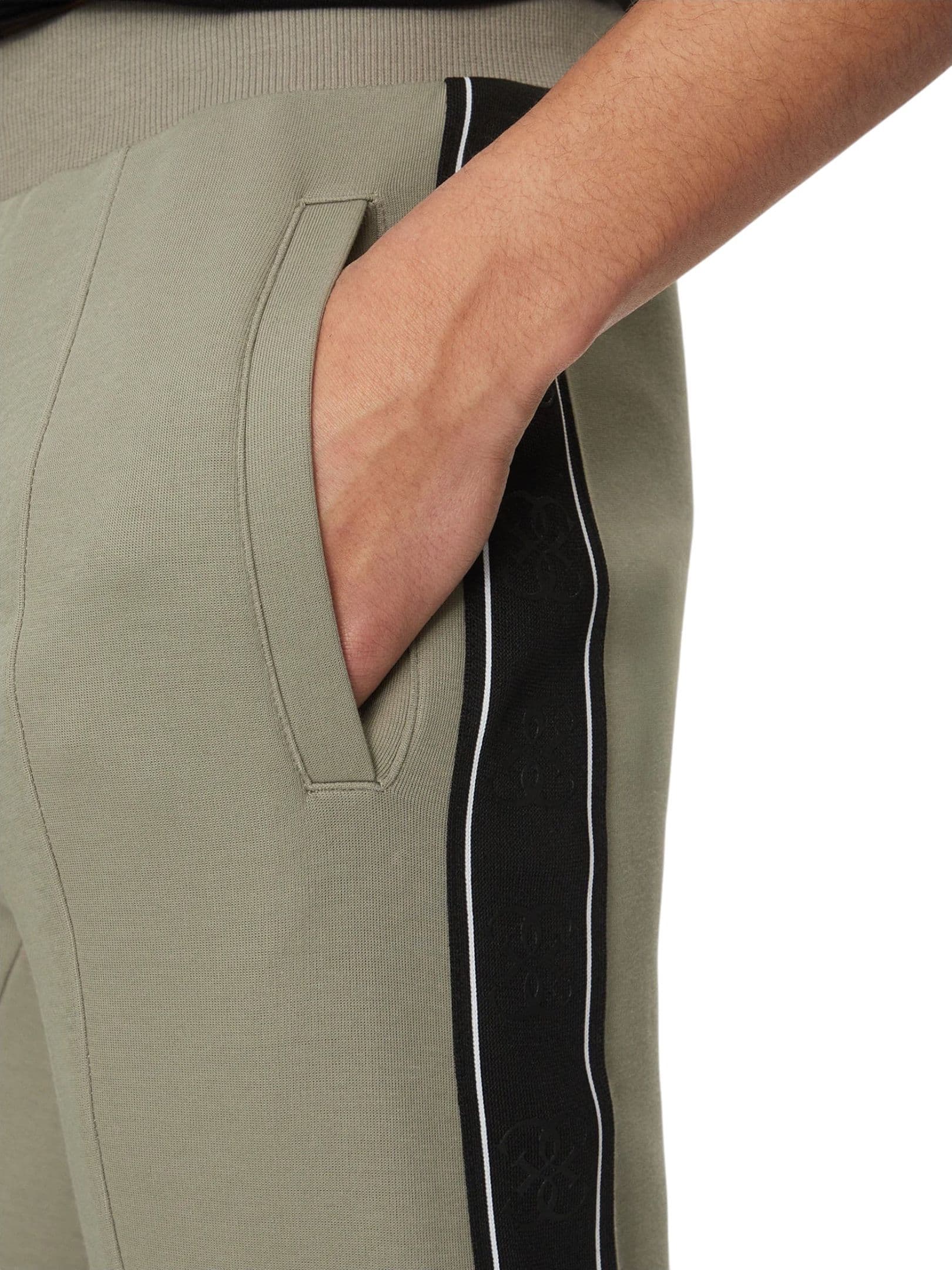GUESS ACTIVEWEAR Pantaloni Uomo Guess Activewear Regular Fit da uomo in Pantaloni Drestige - Casamassima, commercioVirtuoso.it