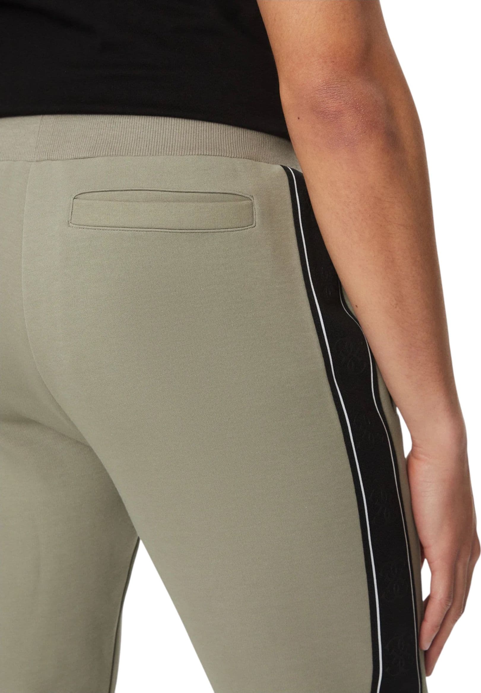 GUESS ACTIVEWEAR Pantaloni Uomo Guess Activewear Regular Fit da uomo in Pantaloni Drestige - Casamassima, commercioVirtuoso.it