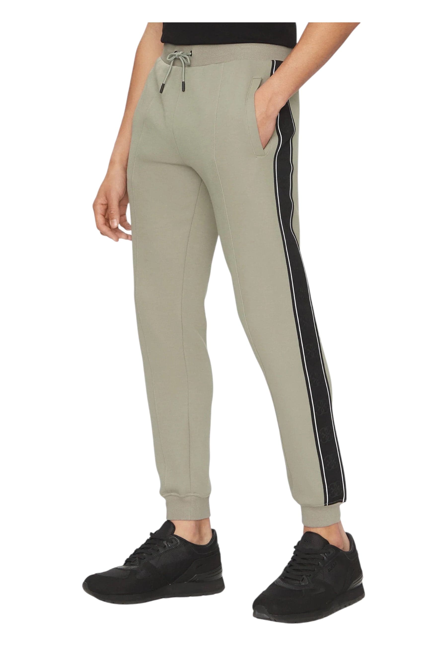 GUESS ACTIVEWEAR Pantaloni Uomo Guess Activewear Regular Fit da uomo in Pantaloni Drestige - Casamassima, commercioVirtuoso.it
