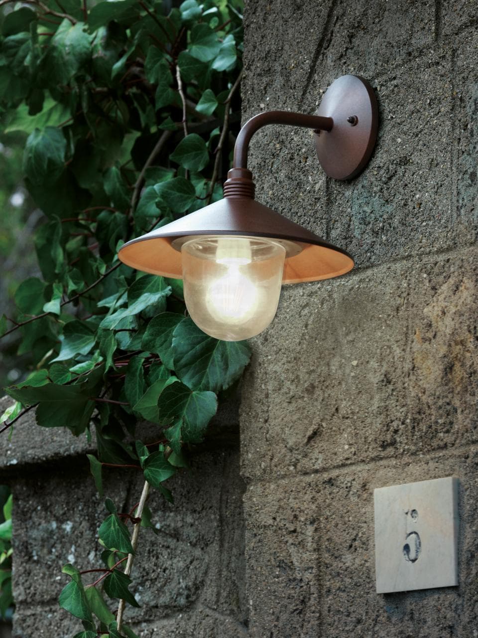 Applique 'Spectre' 60 W - Cm 29 X 33 X 13 Corten - Sovil in Lampade da parete BricoGo - Marano di Napoli, commercioVirtuoso.it