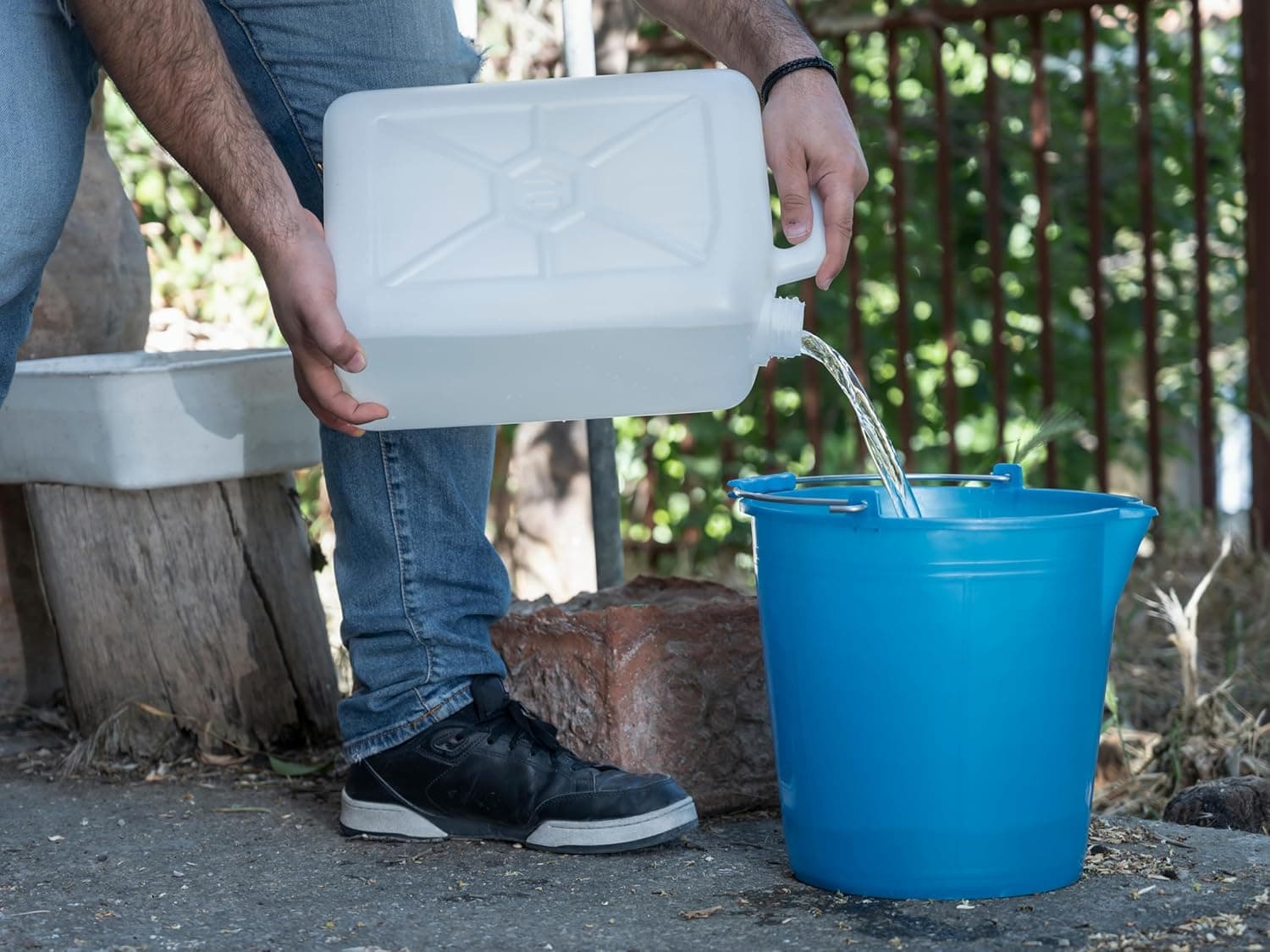 Secchio Comune Con Becco Lt. 12 - Ecoplast in Secchi BricoGo - Marano di Napoli, commercioVirtuoso.it