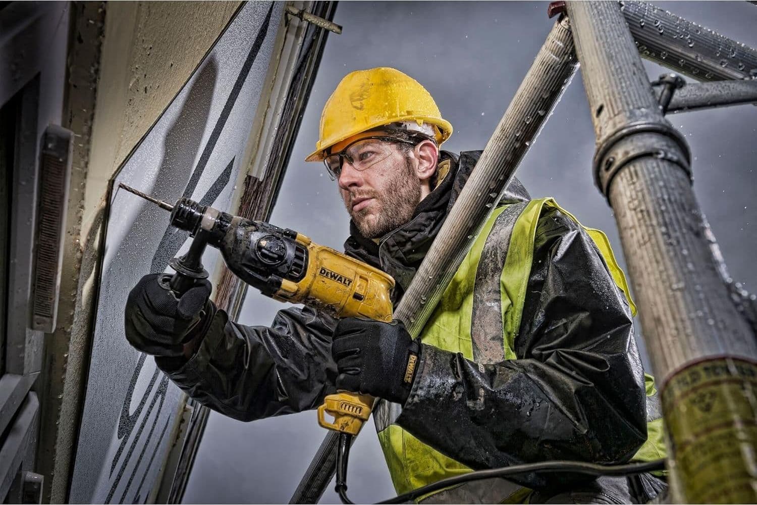 Tassellatore Sds-Plus 710W 2J (D25033K-Qs) - 1 Pezzi Dewalt in Set punte per trapani BricoGo - Marano di Napoli, commercioVirtuoso.it