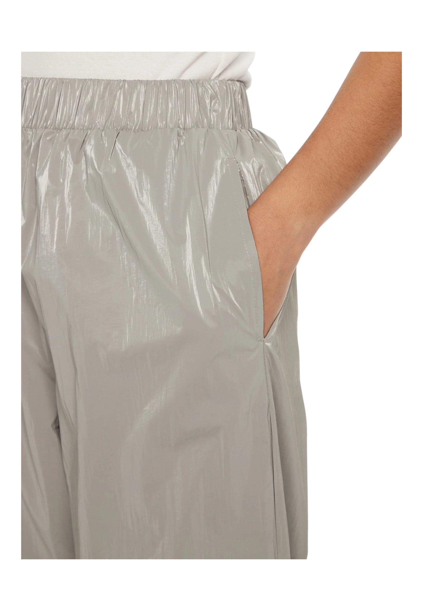 GUESS ACTIVEWEAR Pantaloni Tuta Donna Guess Activewear Regular Fit da donna in Monopezzi e tutine Drestige - Casamassima, commercioVirtuoso.it