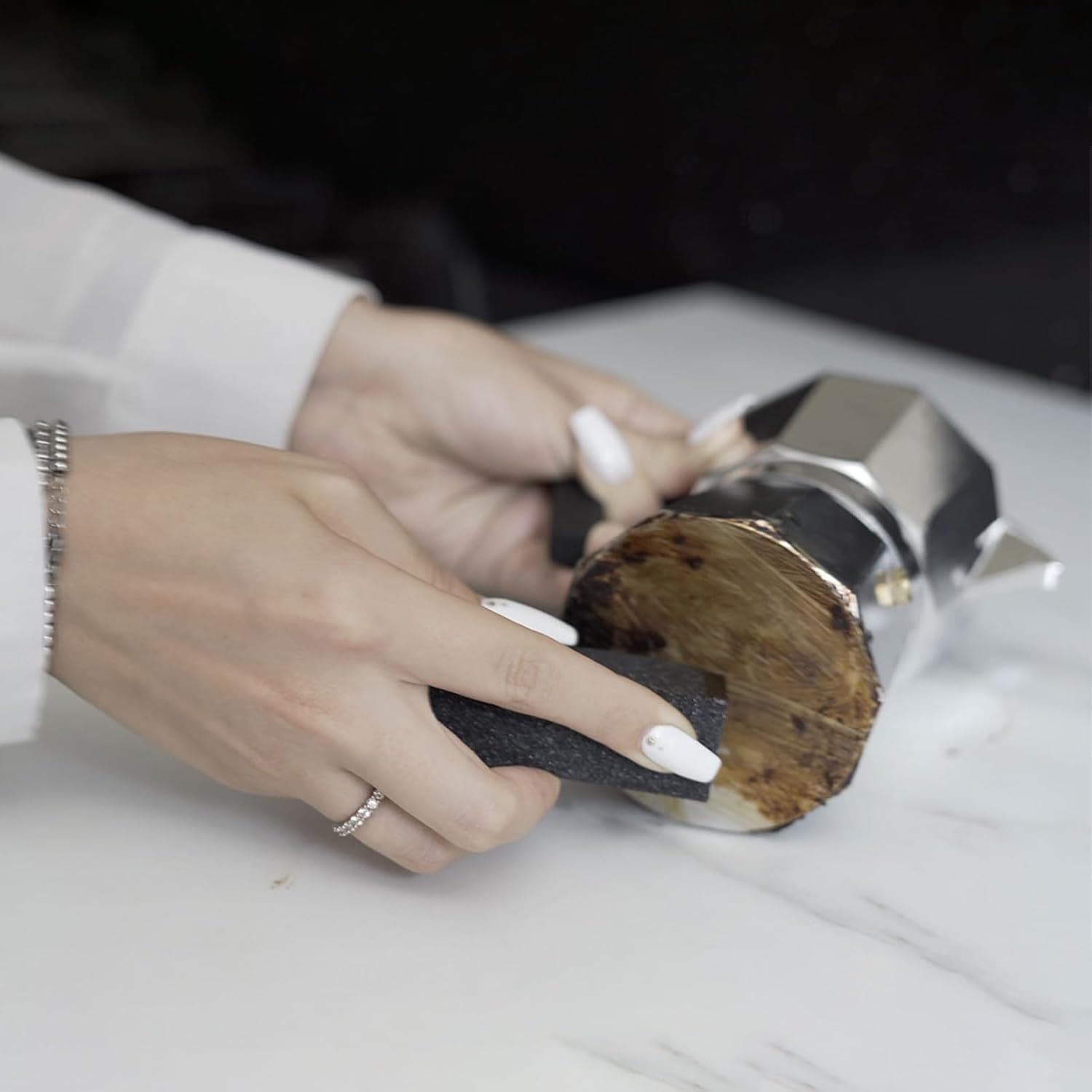Spugna Bogox Black Elimina Incrostazioni Su Prodotti Domestici In Acciao/Ottone/Ferro - Black - Ottone/Acciaio/Ferro - Box in Detergenti per il bagno BricoGo - Marano di Napoli, commercioVirtuoso.it
