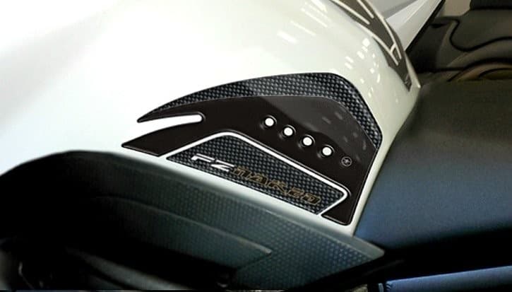 ADESIVI SERBATOIO in RESINA Stickers 3D compatibili per moto YAMAHA FZ8 Carbon in Paraserbatoio LabelBike - Bibbiano, commercioVirtuoso.it